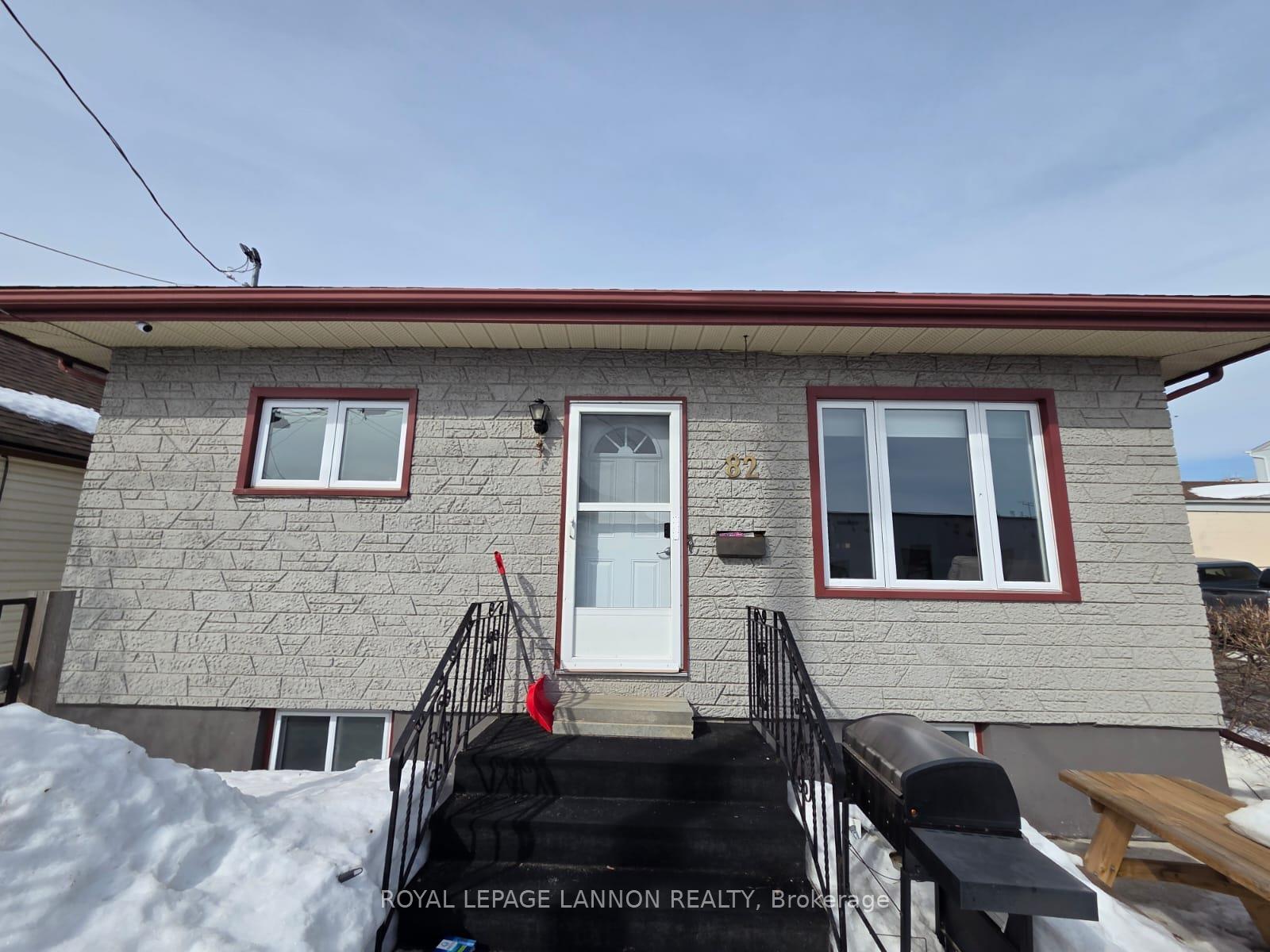 Photo 5 of 82 Machar Ave., Thunder Bay, Court / Cumberland — HOMEH