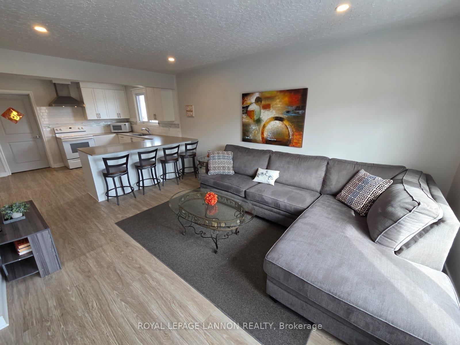 Photo 7 of 82 Machar Ave., Thunder Bay, Court / Cumberland — HOMEH