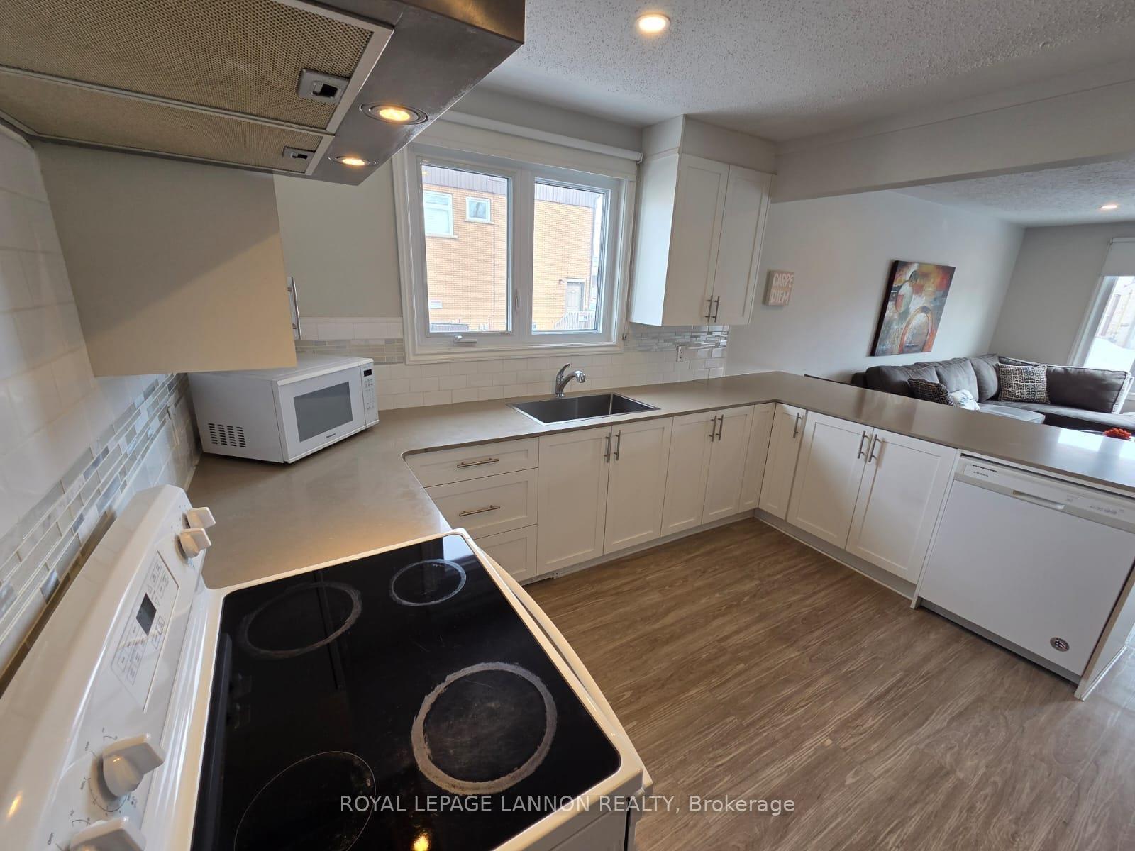 Photo 13 of 82 Machar Ave., Thunder Bay, Court / Cumberland — HOMEH