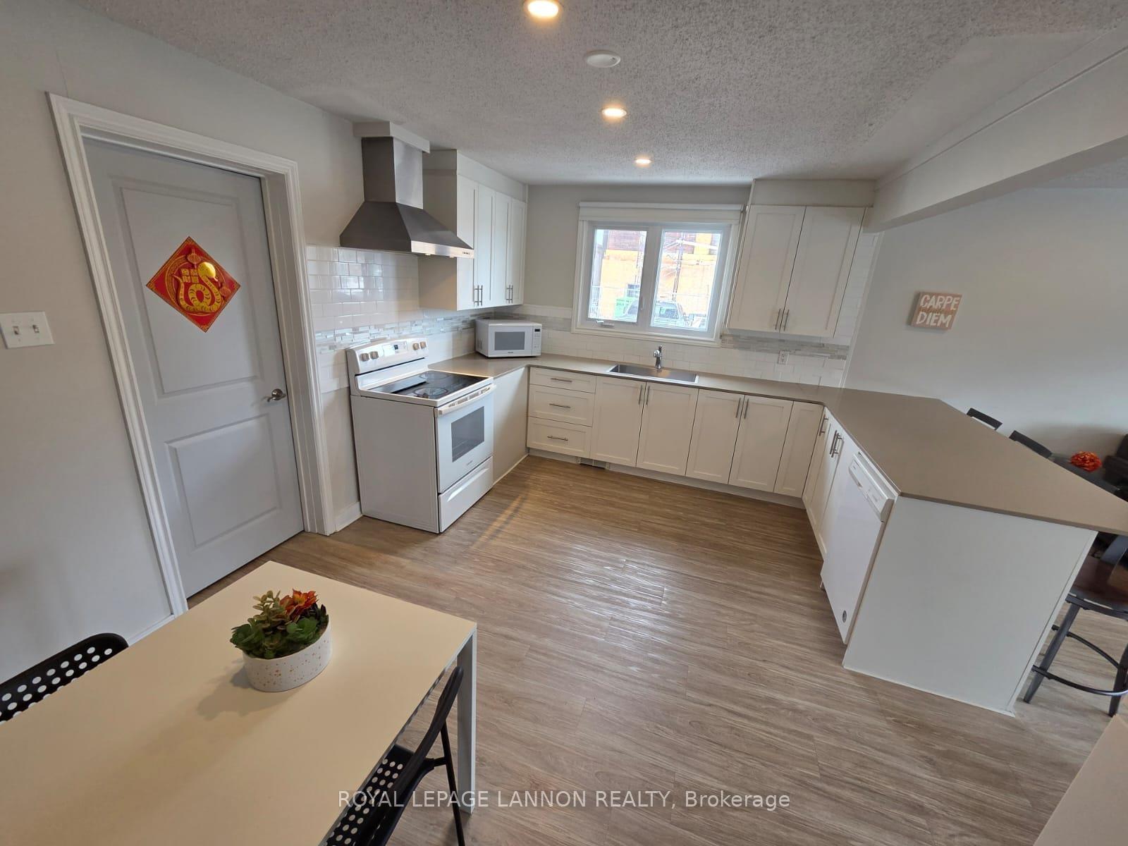 Photo 15 of 82 Machar Ave., Thunder Bay, Court / Cumberland — HOMEH