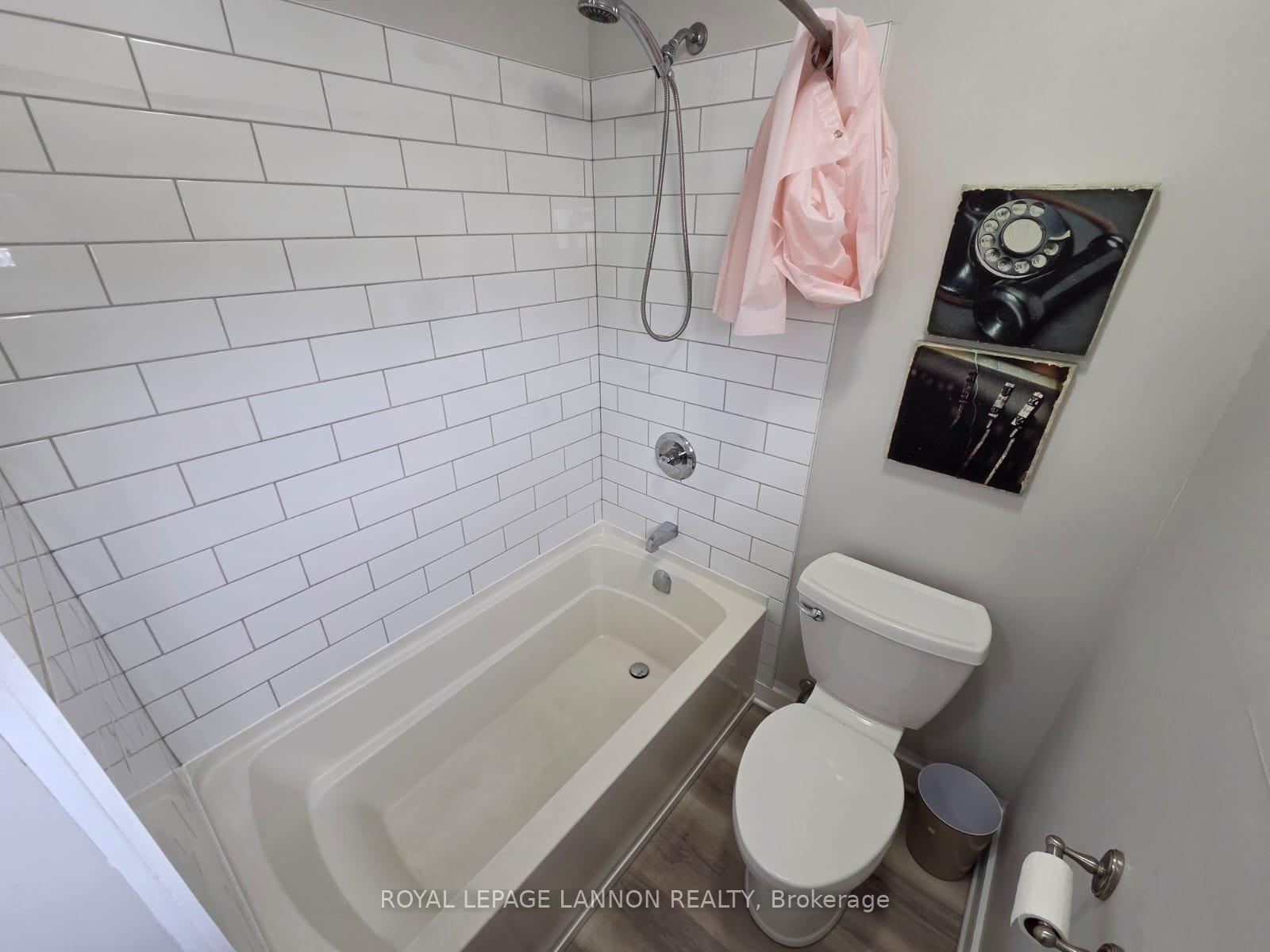 Photo 24 of 82 Machar Ave., Thunder Bay, Court / Cumberland — HOMEH