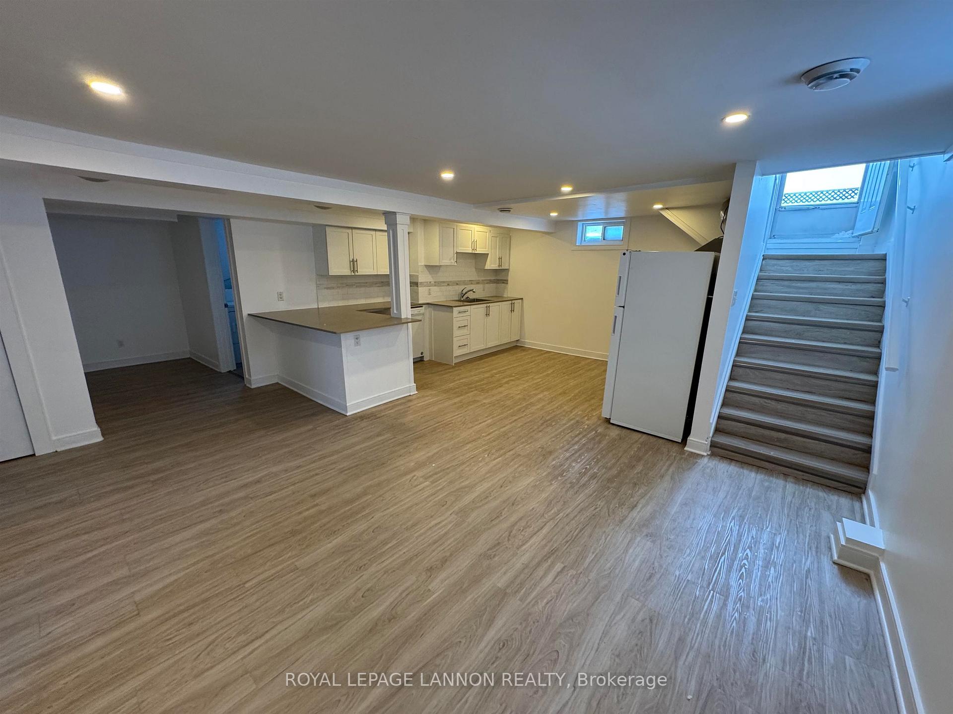 Photo 31 of 82 Machar Ave., Thunder Bay, Court / Cumberland — HOMEH