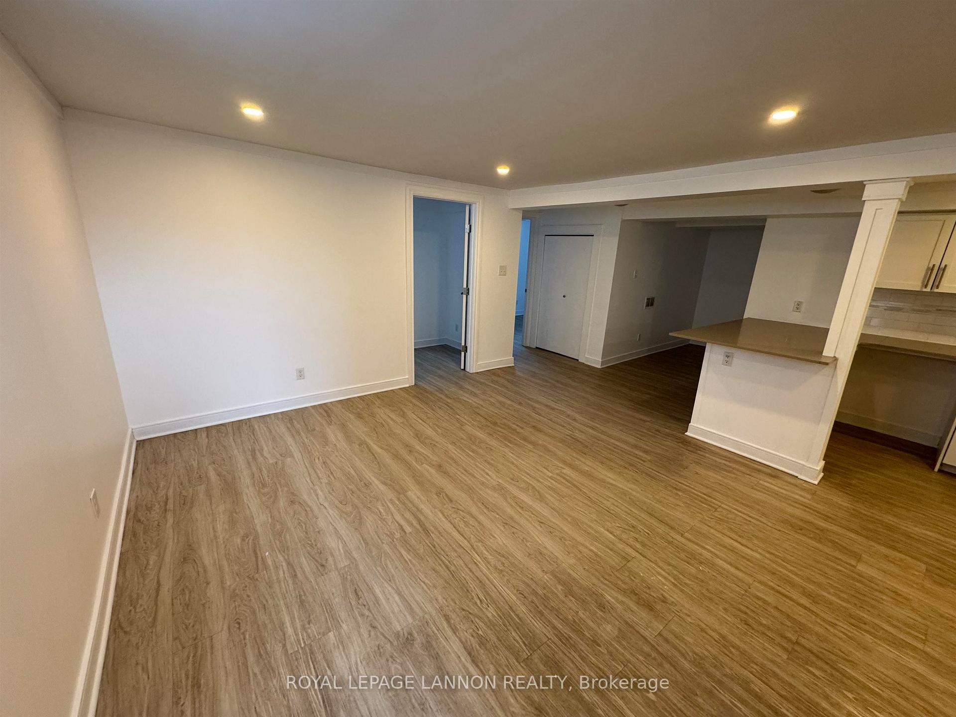Photo 33 of 82 Machar Ave., Thunder Bay, Court / Cumberland — HOMEH