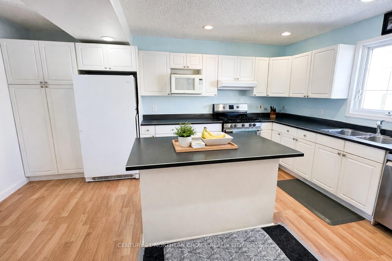 Photo 4 of 97 Dickenson Road, Red Lake — HOMEH