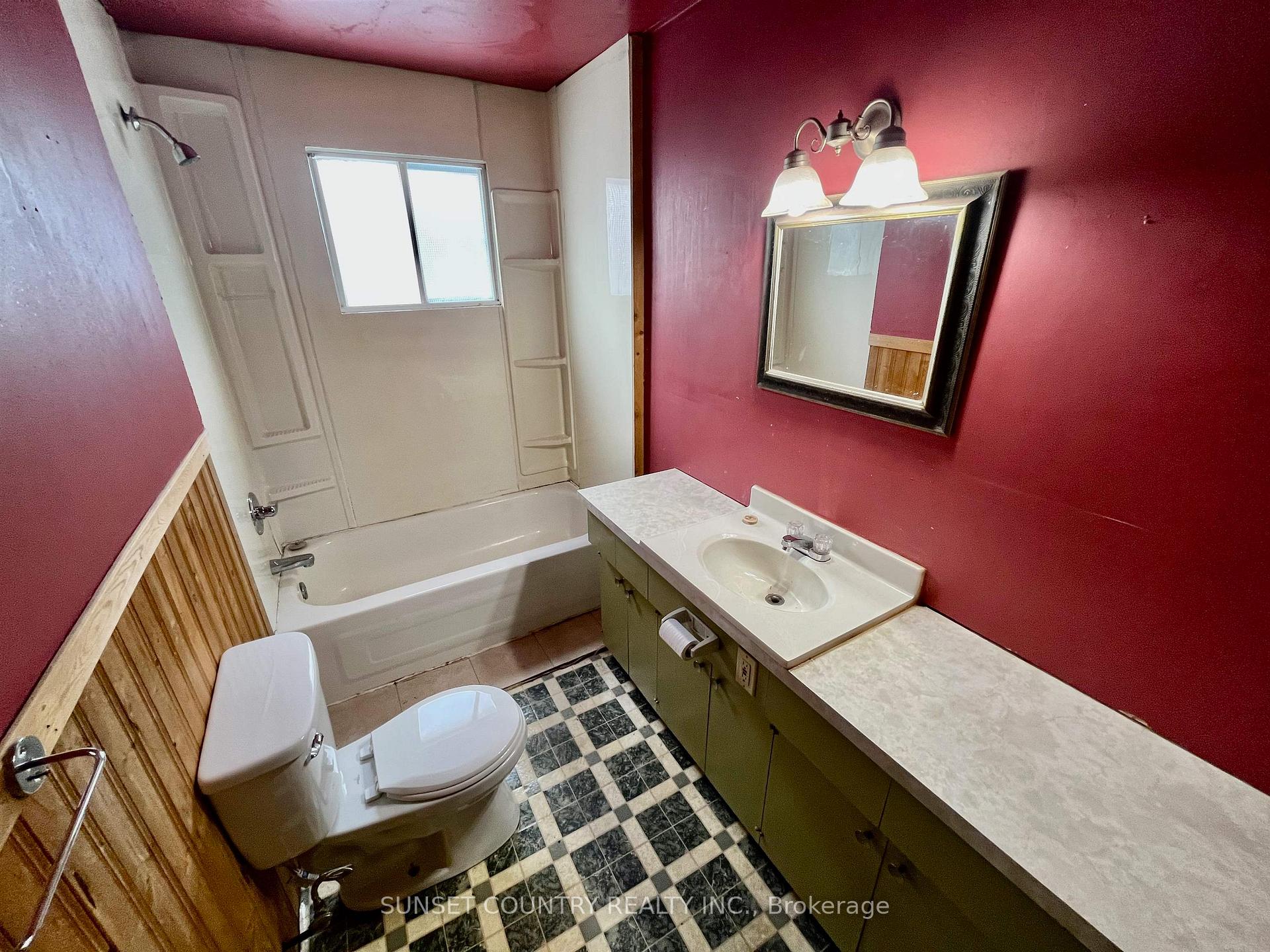 Photo 16 of 34 Machin Avenue, Dryden, Downtown — HOMEH