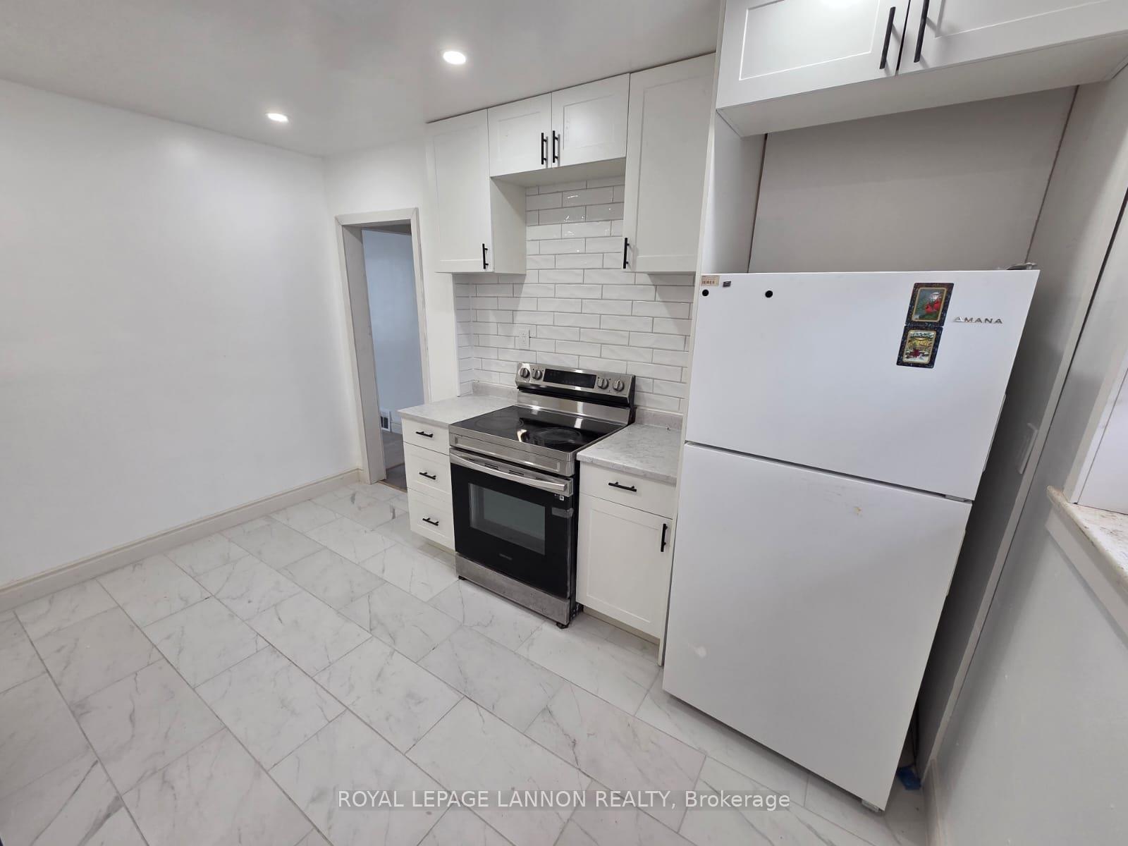 Photo 5 of 2230 Begin Street E, Thunder Bay, Green Acres — HOMEH