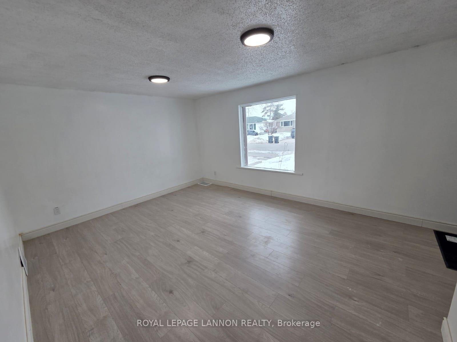 Photo 10 of 2230 Begin Street E, Thunder Bay, Green Acres — HOMEH