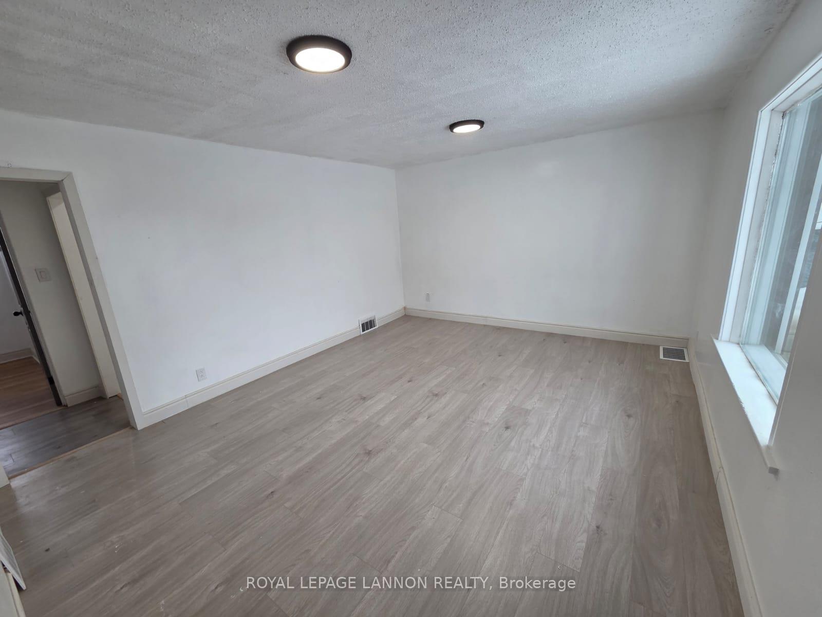 Photo 11 of 2230 Begin Street E, Thunder Bay, Green Acres — HOMEH