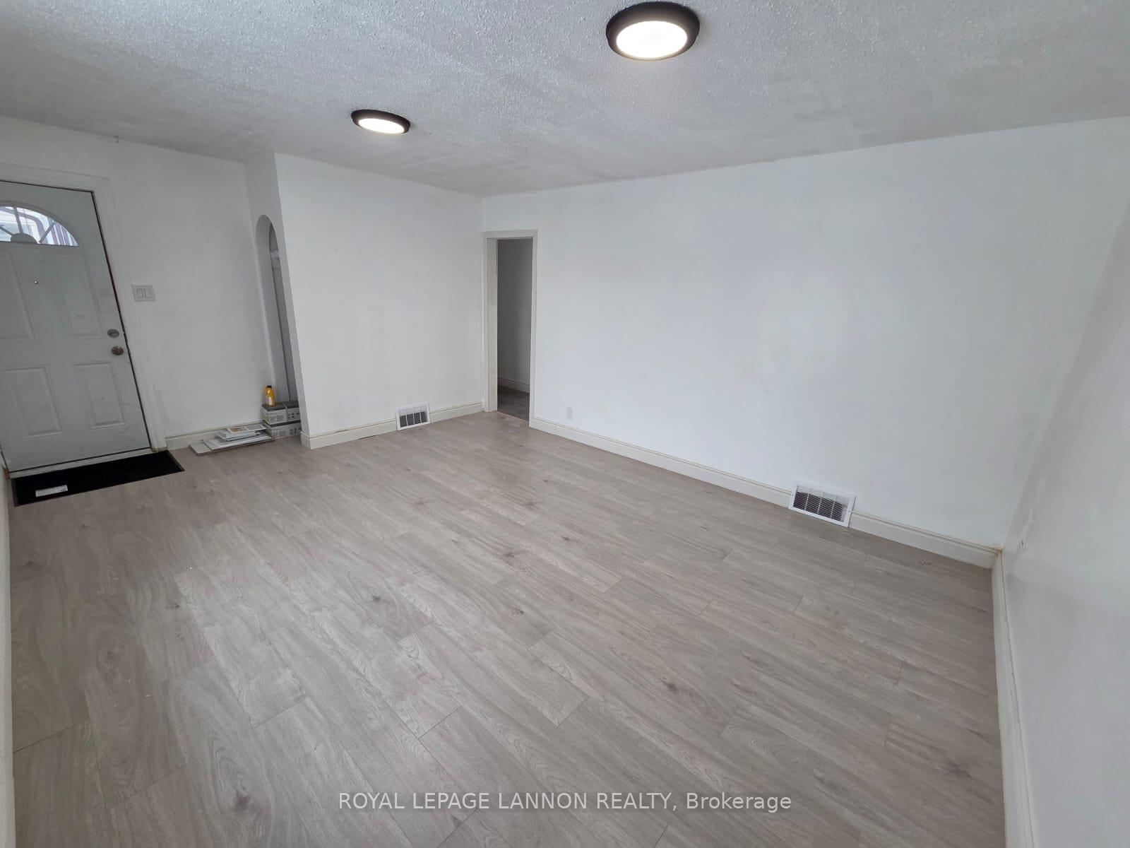 Photo 12 of 2230 Begin Street E, Thunder Bay, Green Acres — HOMEH