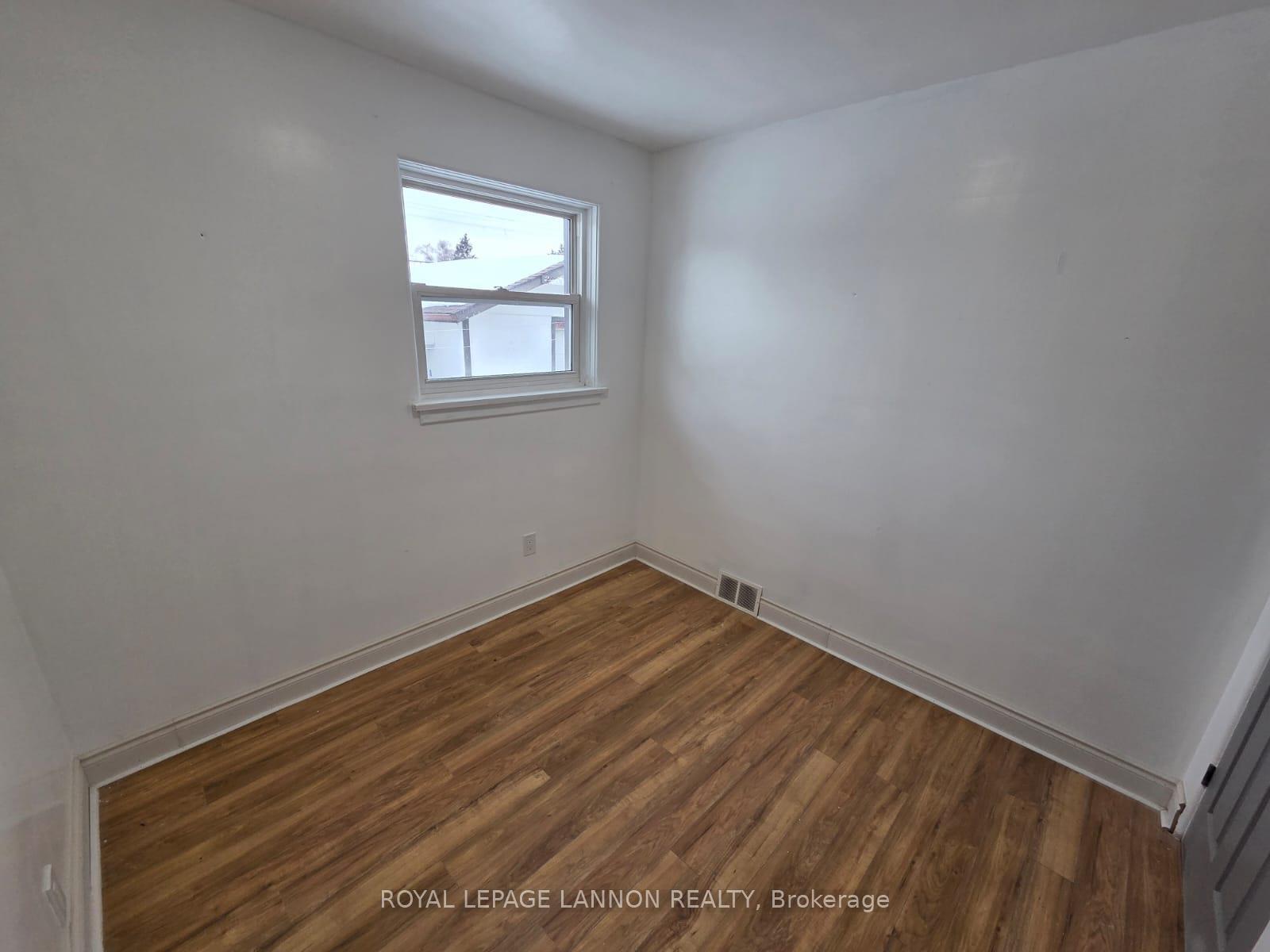 Photo 14 of 2230 Begin Street E, Thunder Bay, Green Acres — HOMEH