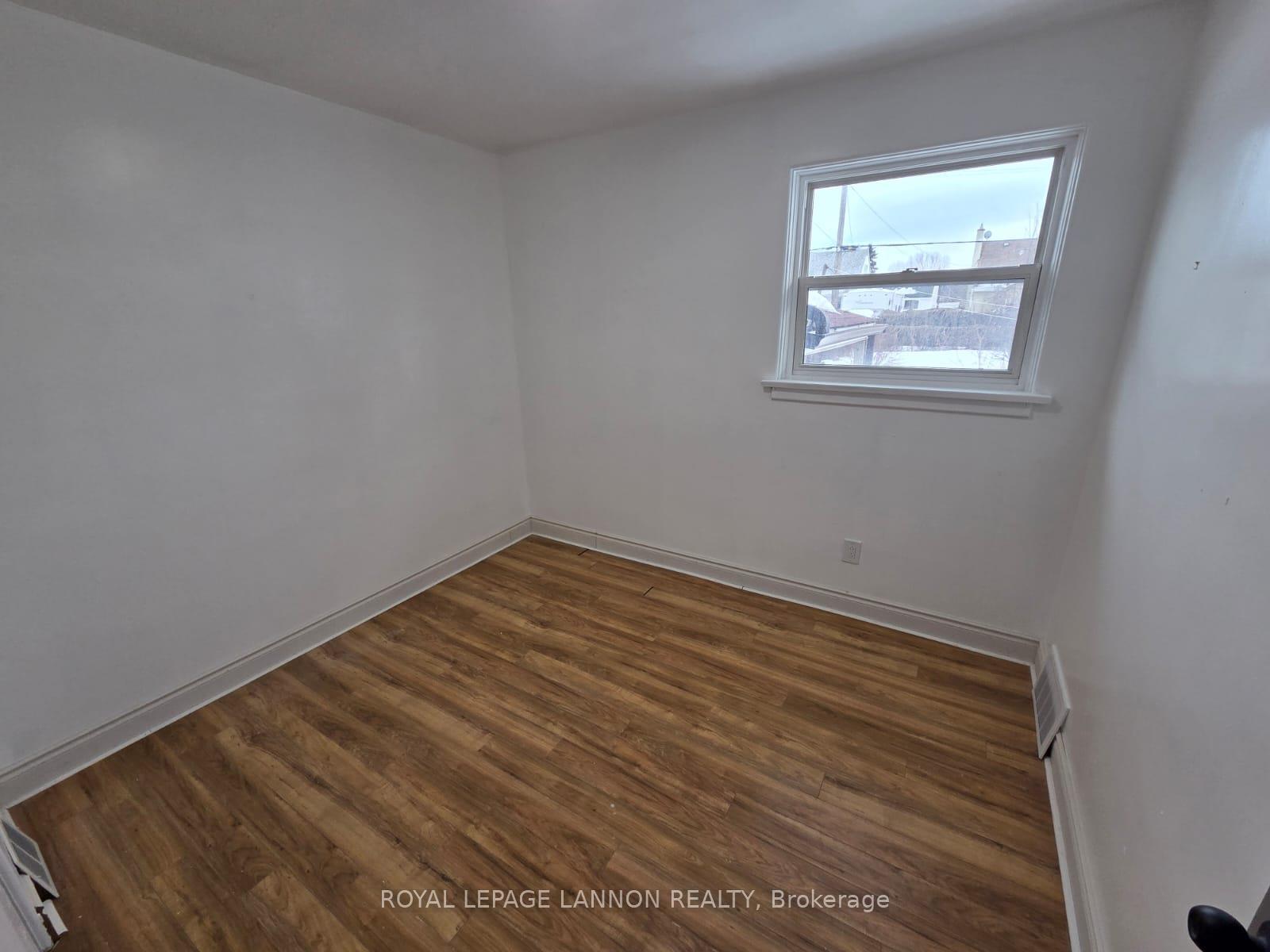 Photo 18 of 2230 Begin Street E, Thunder Bay, Green Acres — HOMEH