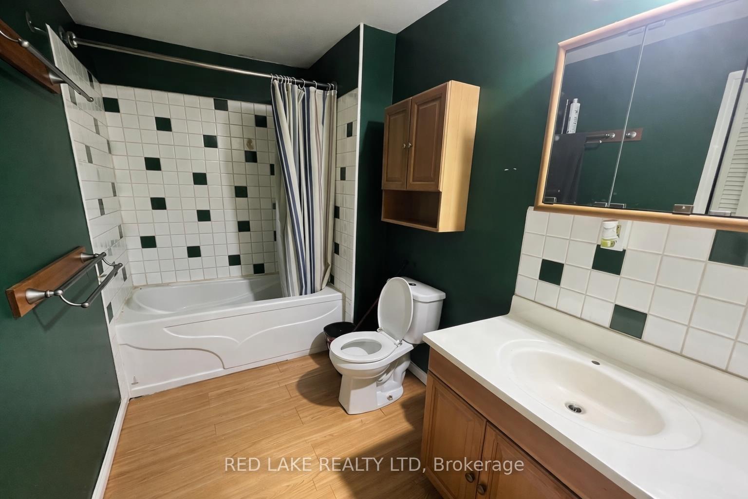 Photo 16 of 33 Discovery Road, Red Lake — HOMEH