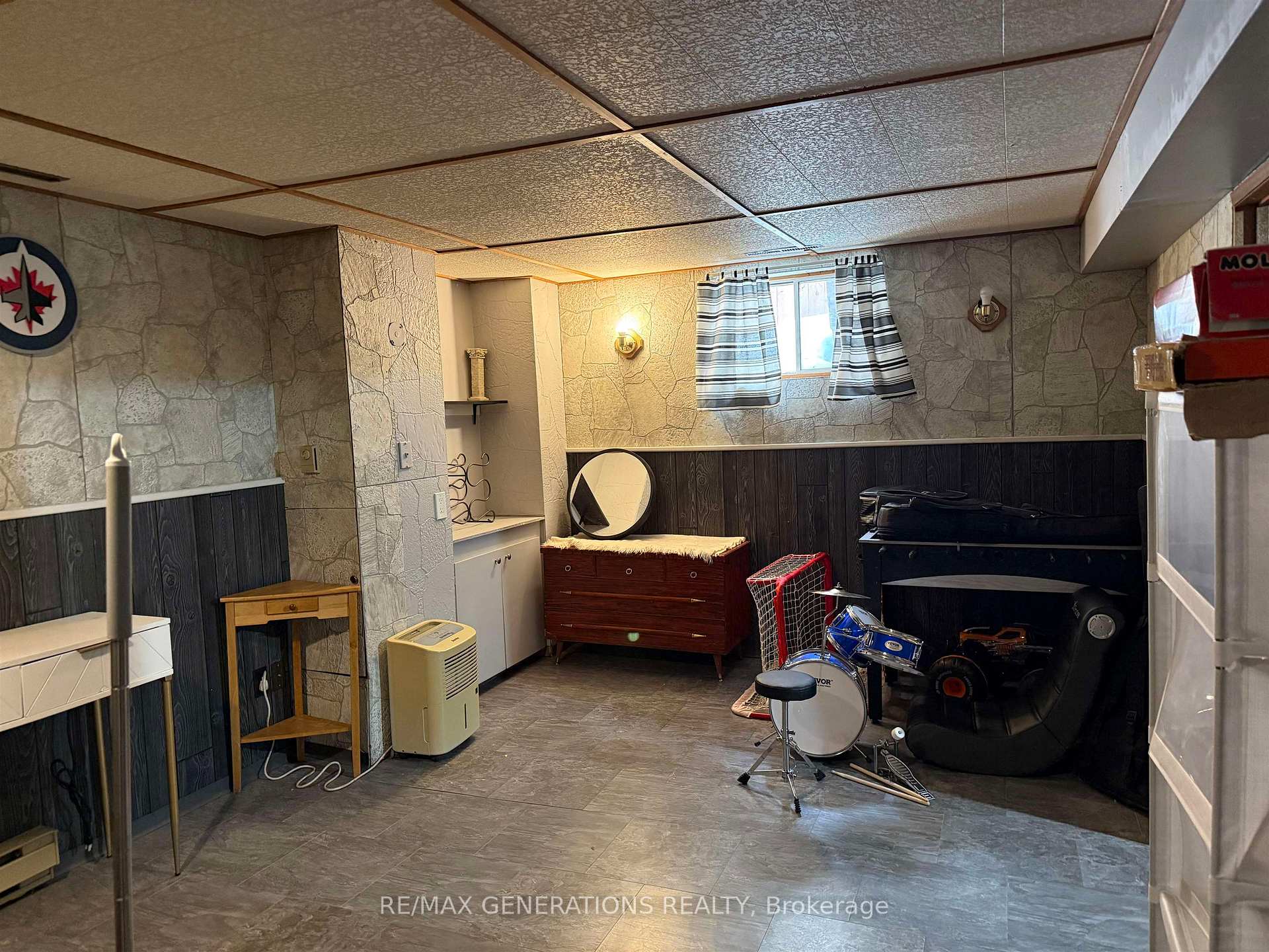 Photo 7 of 733 Tarbutt Street, Thunder Bay, Westfort — HOMEH