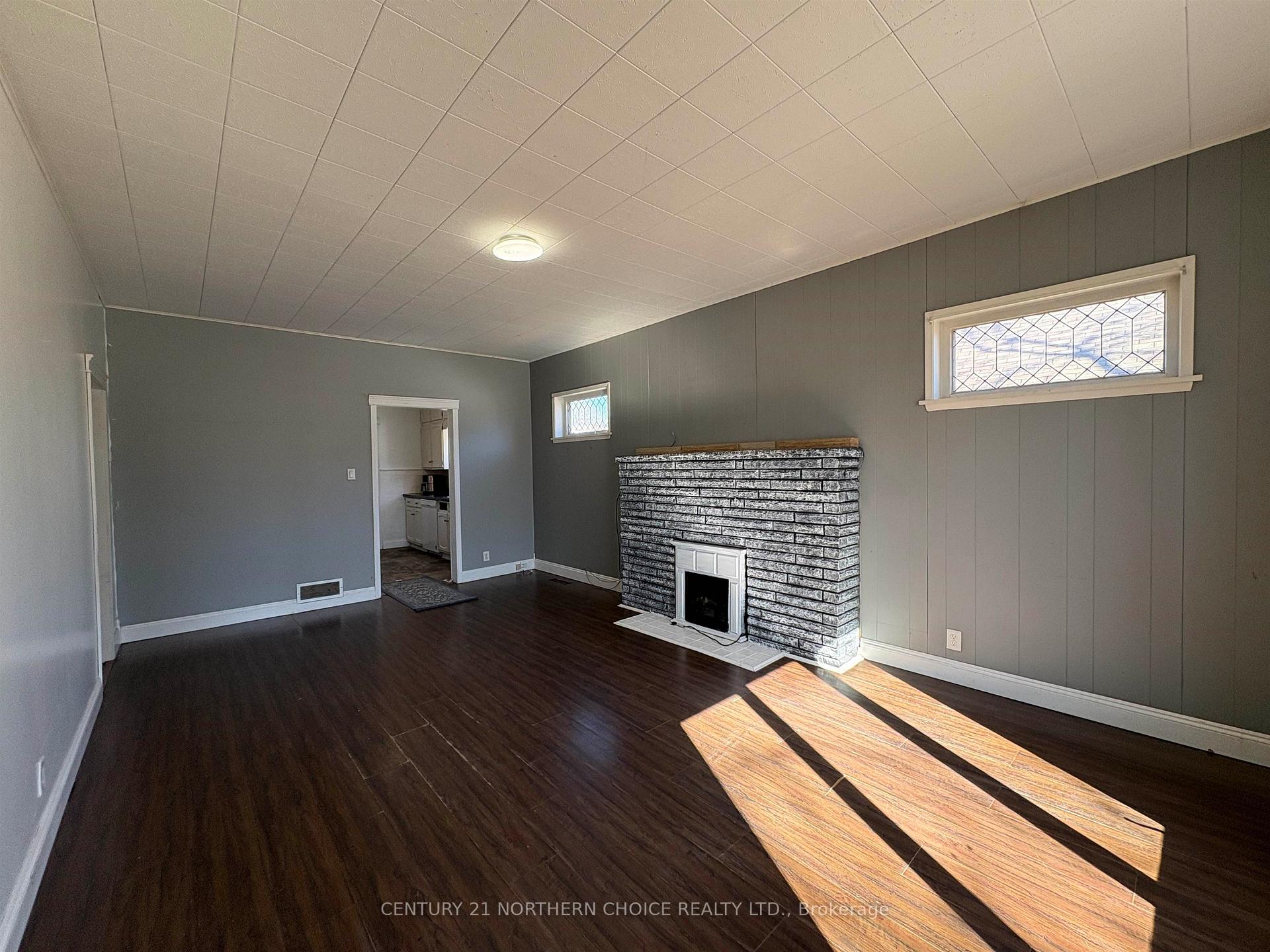 Photo 6 of 605 Crowe Avenue, Fort Frances — HOMEH