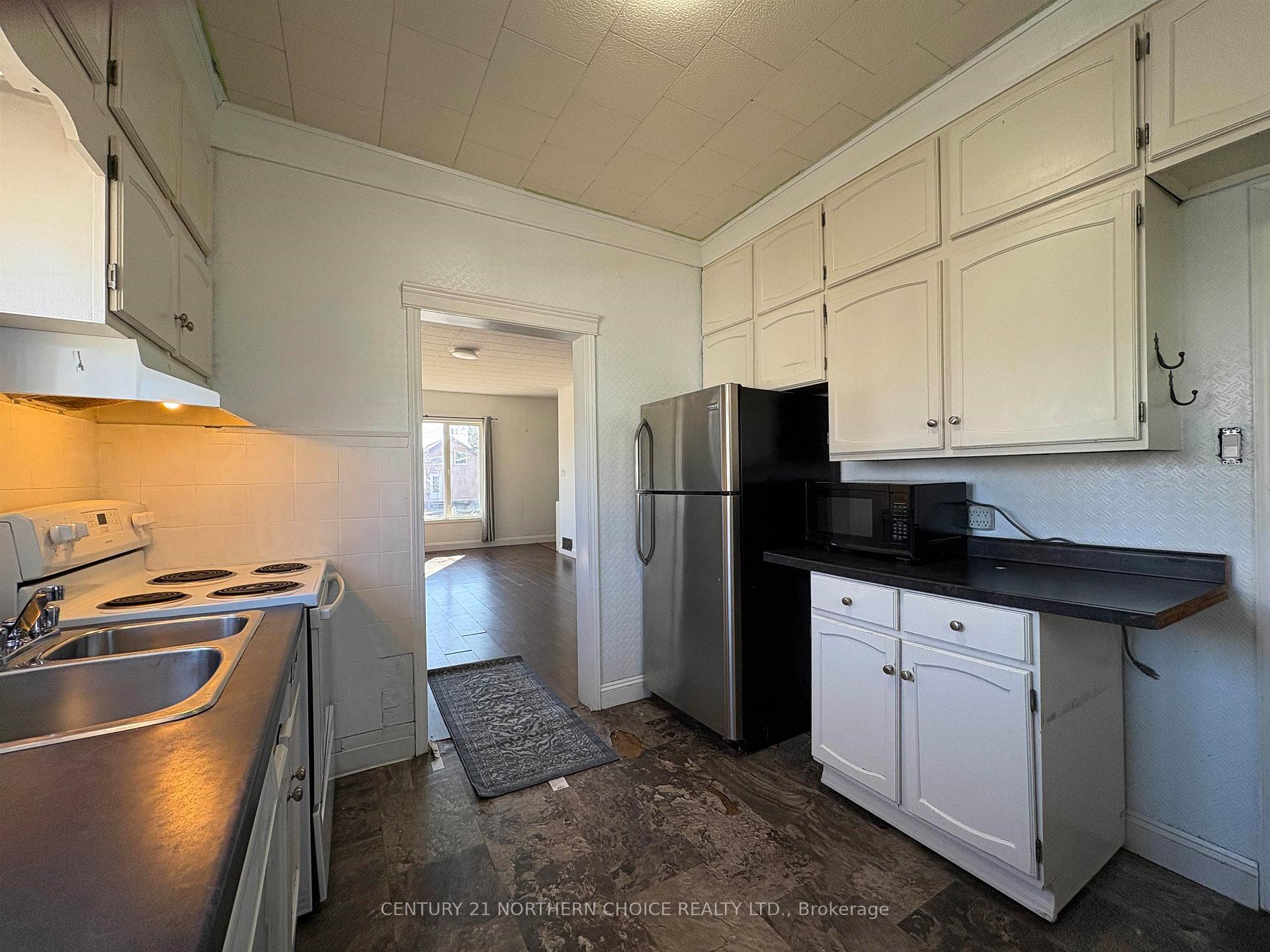 Photo 7 of 605 Crowe Avenue, Fort Frances — HOMEH