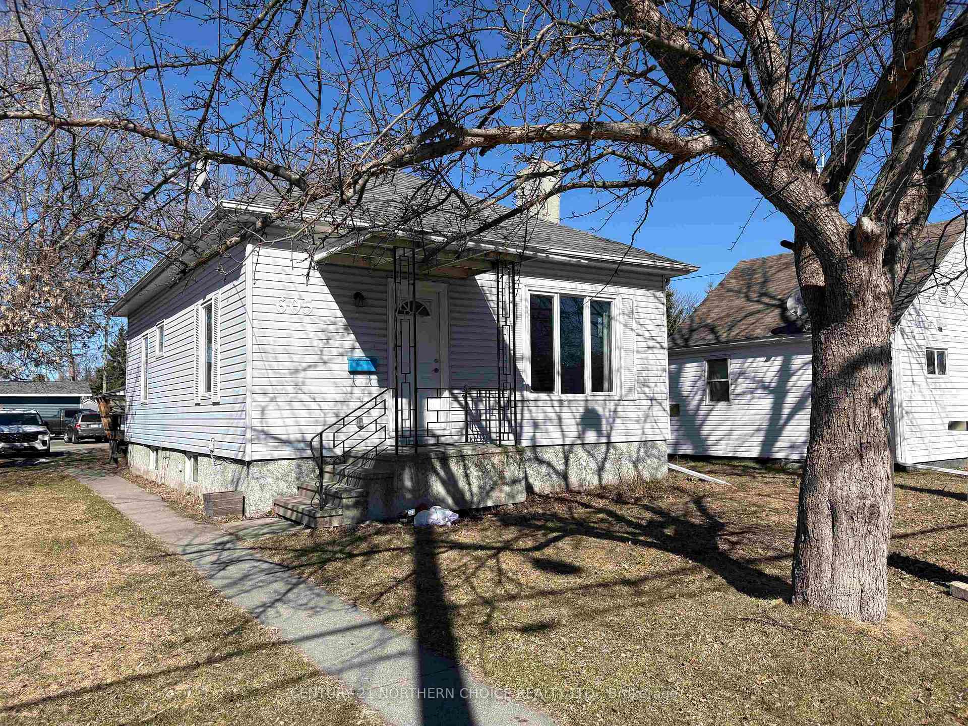 Photo 33 of 605 Crowe Avenue, Fort Frances — HOMEH