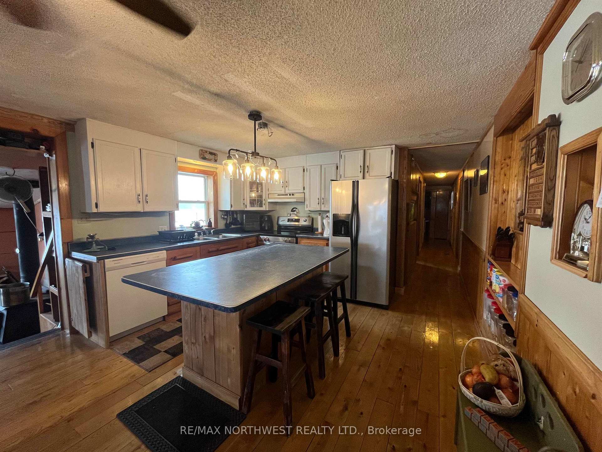 Photo 4 of 623 Boucherville Road, Morley — HOMEH