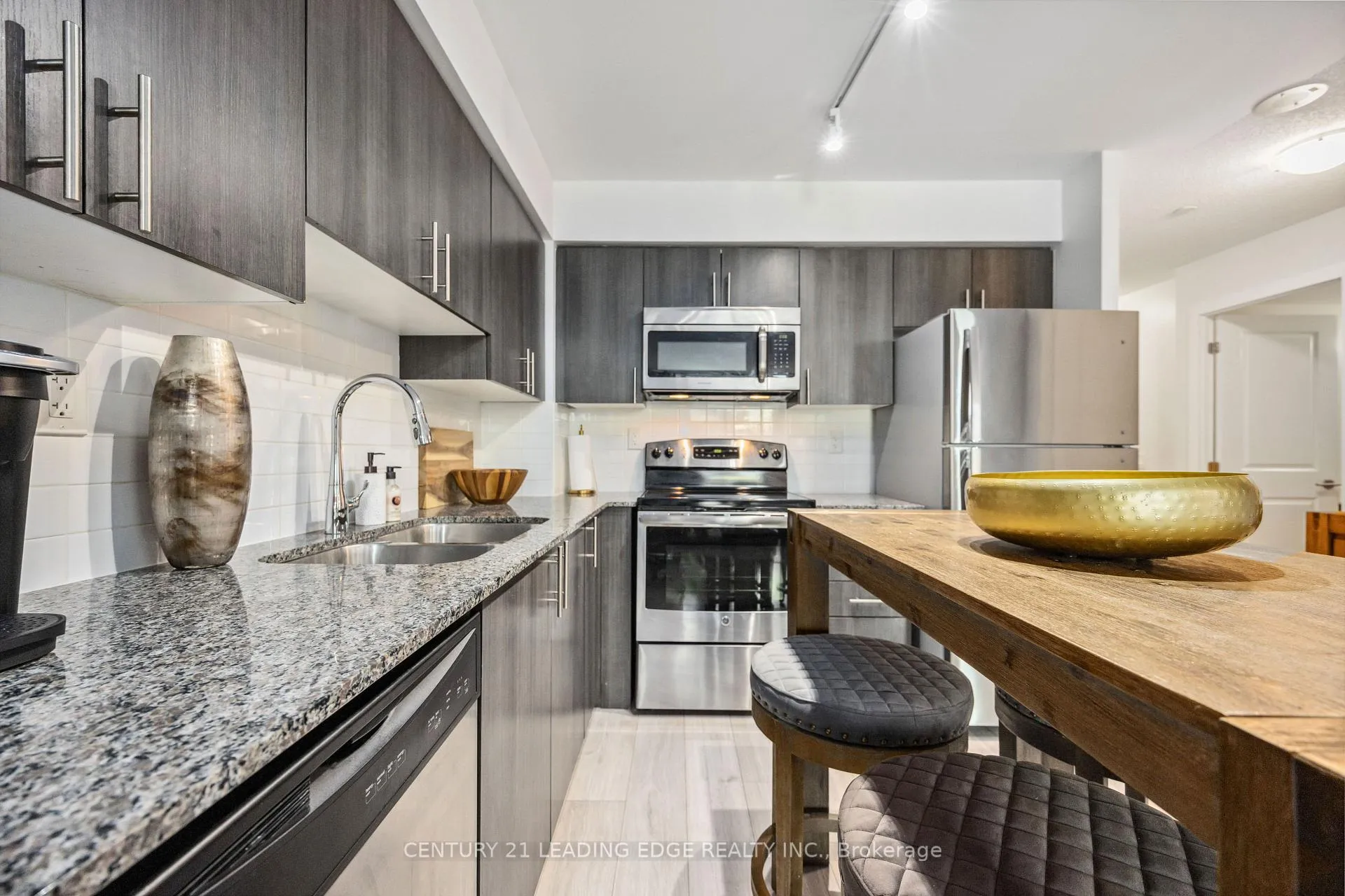 Photo 11 of Unit 304, 1215 Bayly Street, Pickering, Bay Ridges — HOMEH