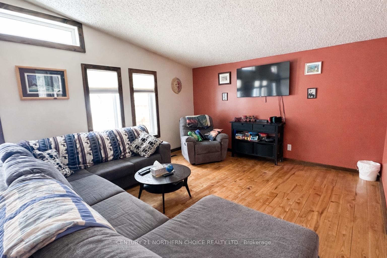 Photo 5 of 113 Birch Drive, Ear Falls — HOMEH