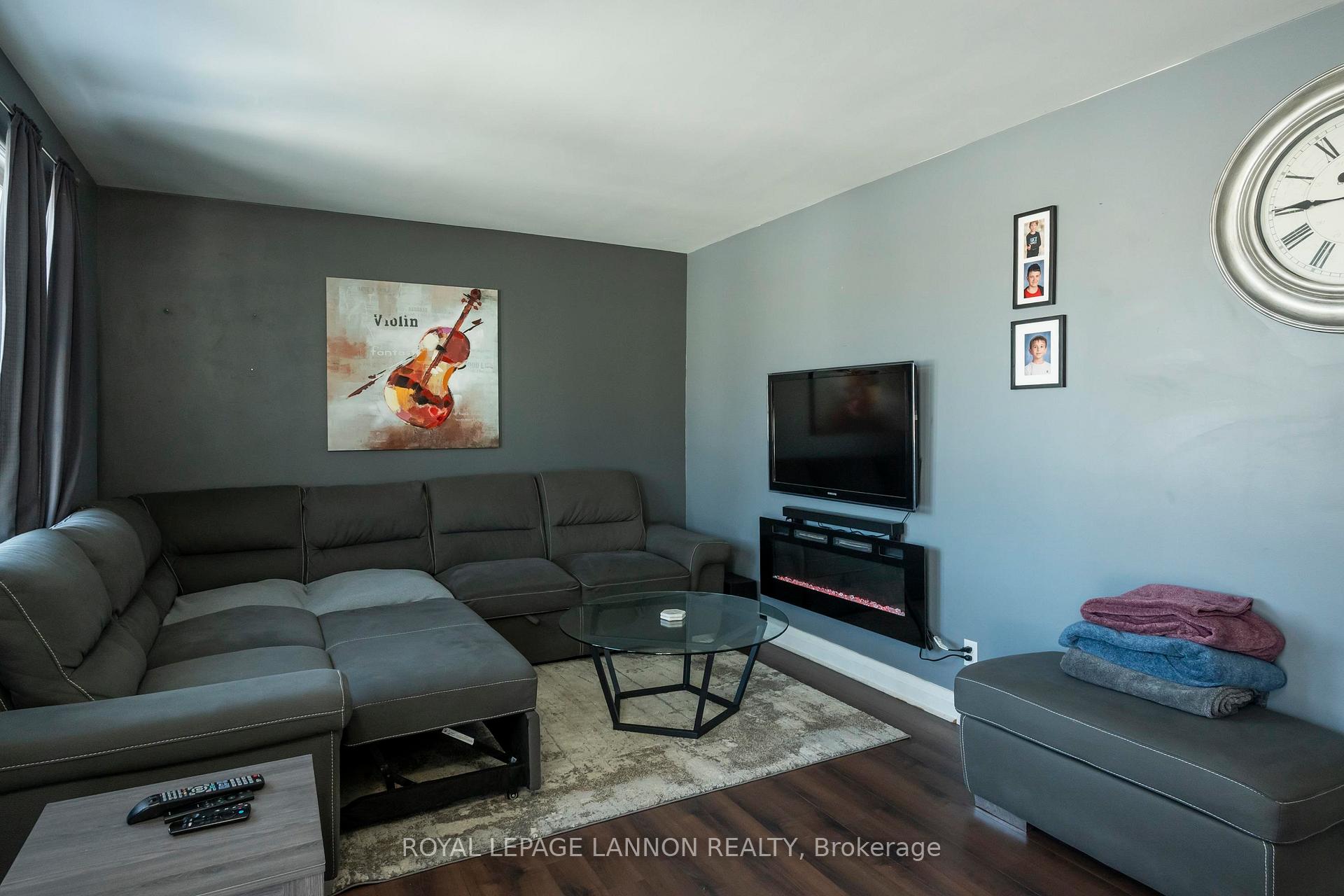 Photo 2 of 2146 Begin Street E, Thunder Bay, Green Acres — HOMEH