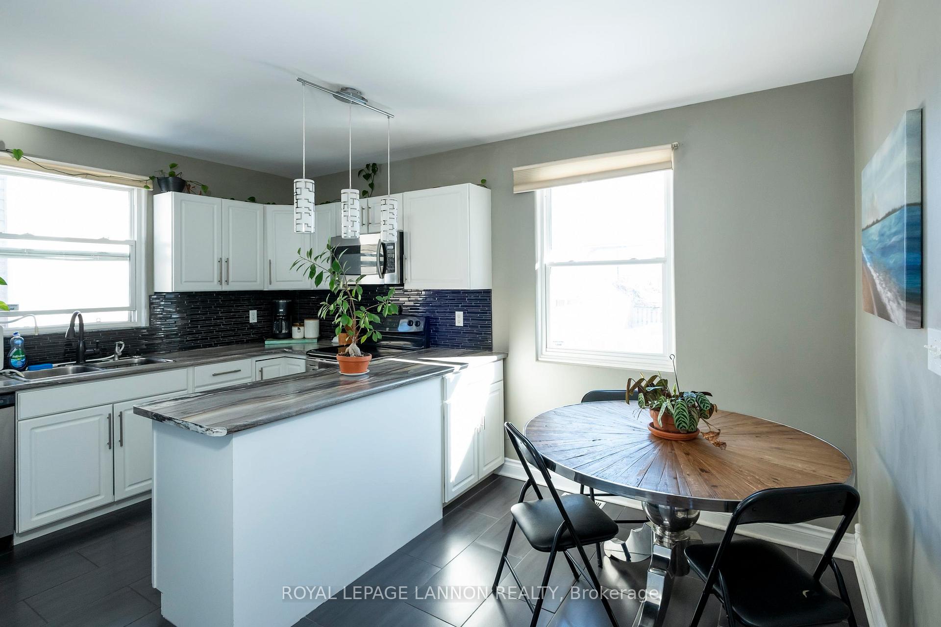 Photo 11 of 2146 Begin Street E, Thunder Bay, Green Acres — HOMEH