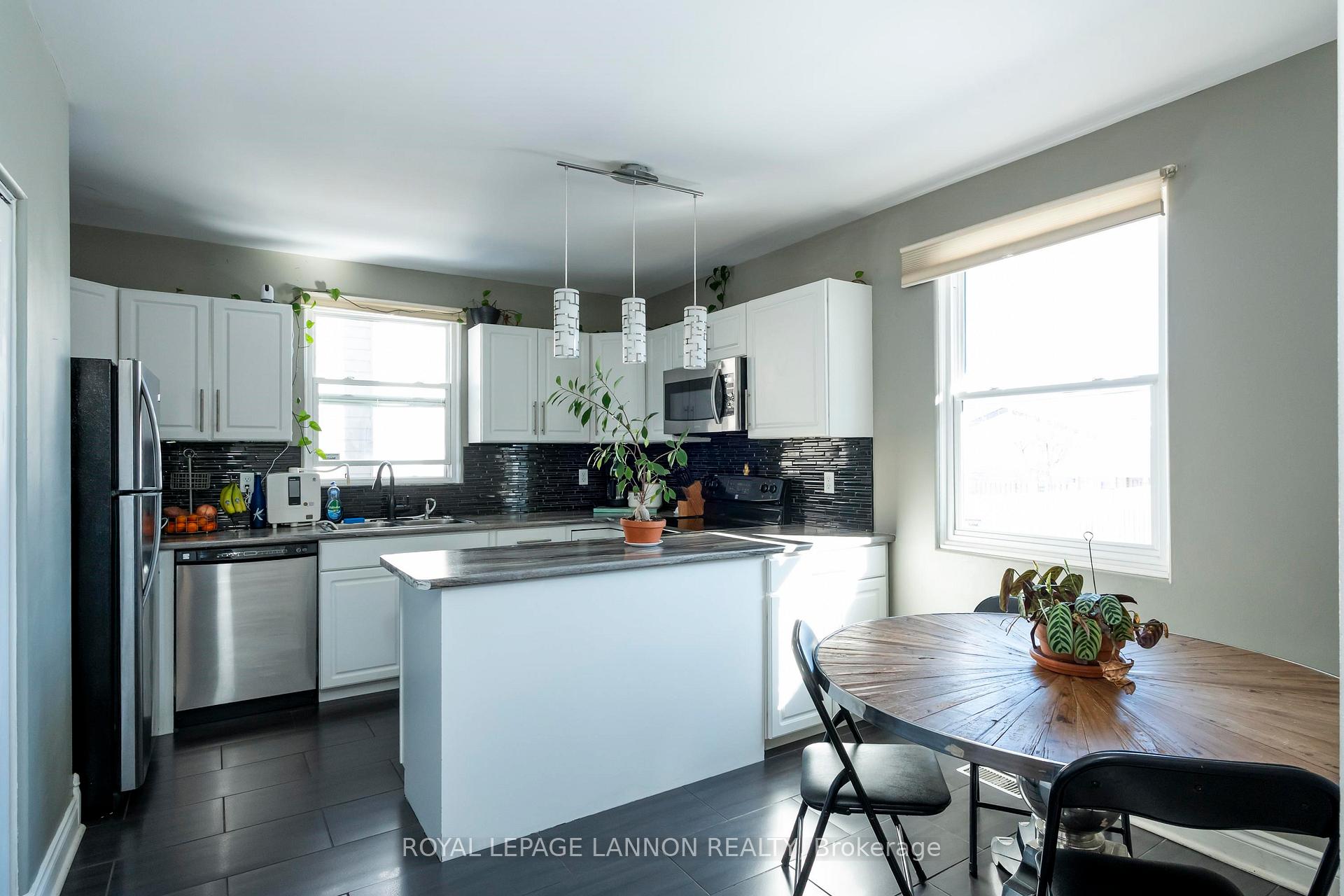 Photo 12 of 2146 Begin Street E, Thunder Bay, Green Acres — HOMEH
