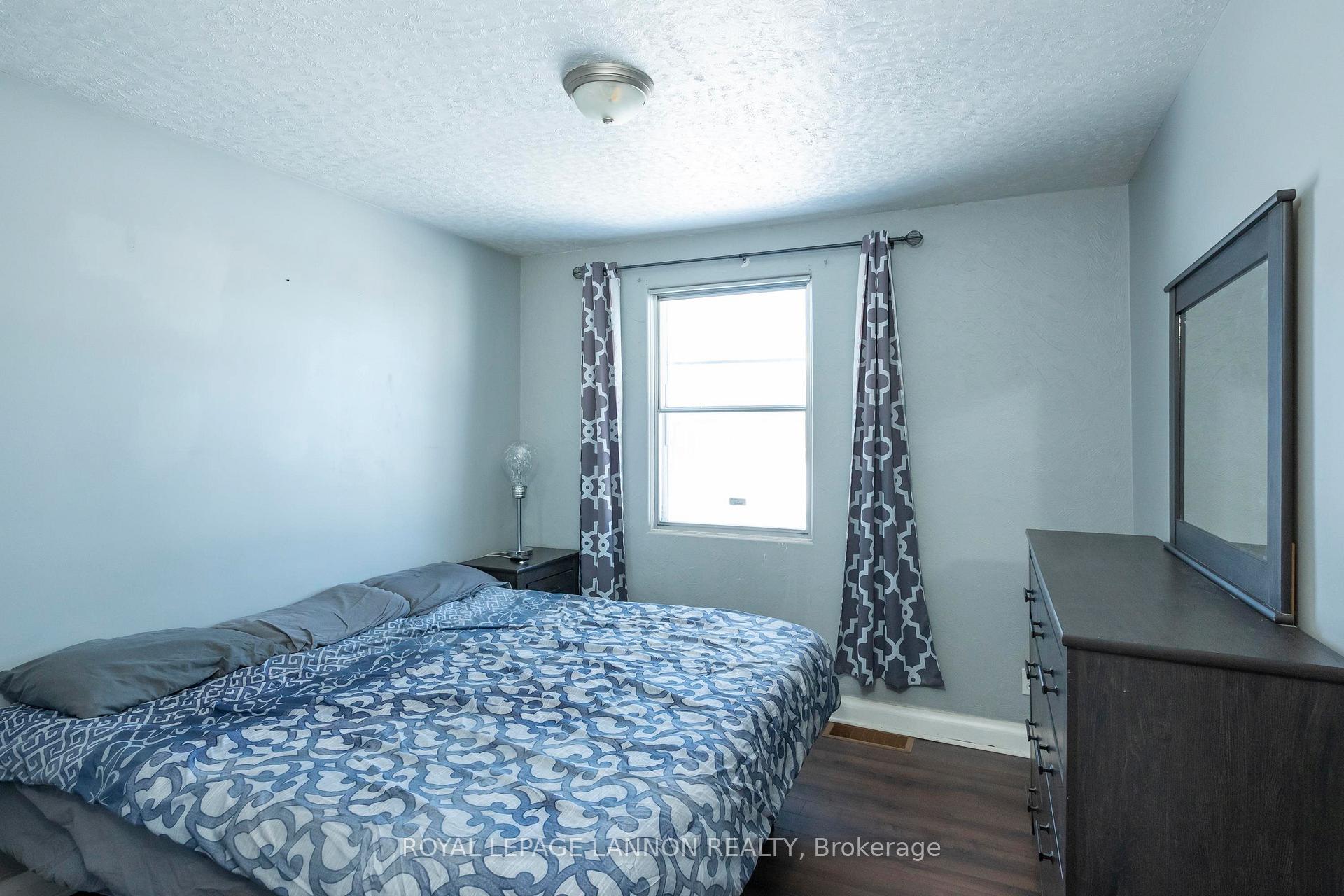 Photo 16 of 2146 Begin Street E, Thunder Bay, Green Acres — HOMEH