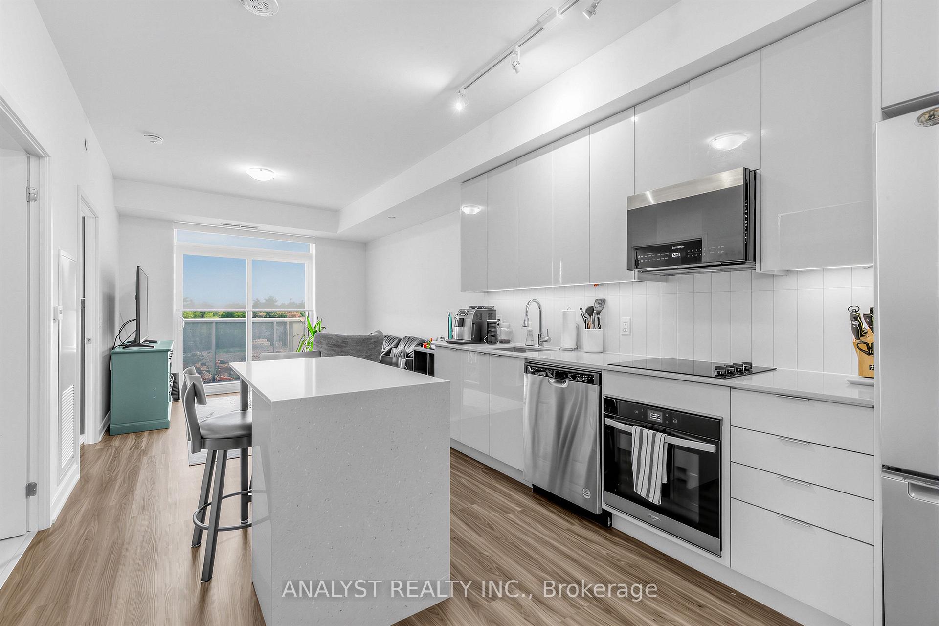 Photo 3 of Unit 522, 498 Caldari Road, Vaughan, Concord — HOMEH