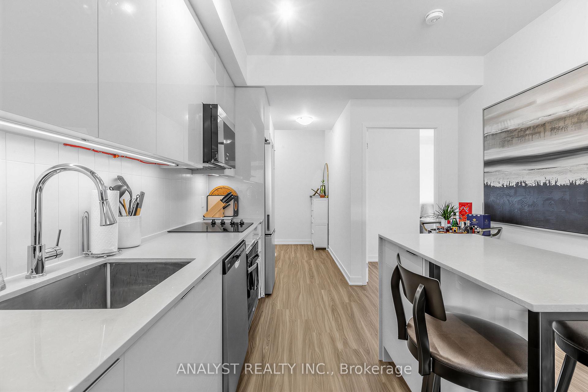 Photo 5 of Unit 522, 498 Caldari Road, Vaughan, Concord — HOMEH