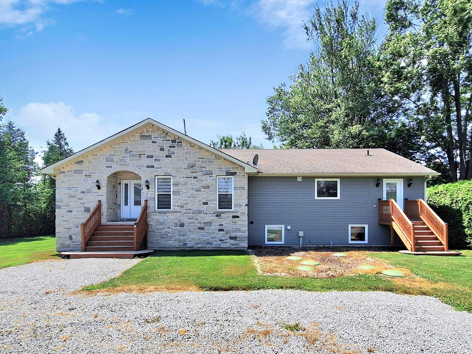 Photo of 1662 Lakeshore Drive