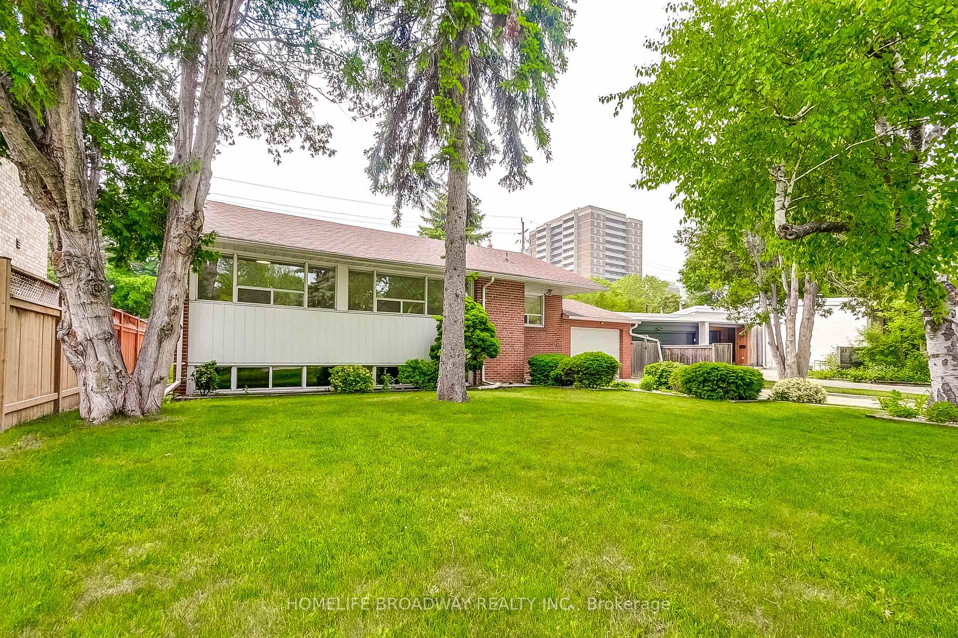 Photo 2 of 45 Hurlingham Crescent, North York, Banbury-Don Mills — HOMEH
