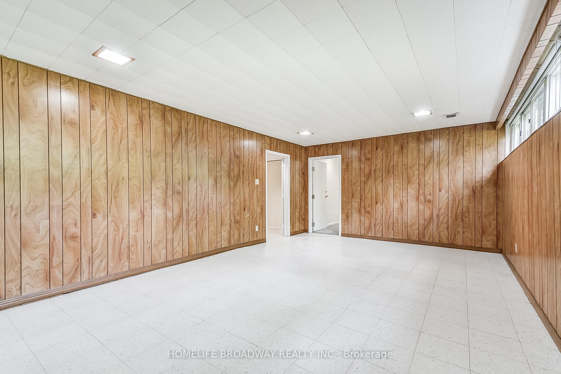 Photo 23 of 45 Hurlingham Crescent, North York, Banbury-Don Mills — HOMEH