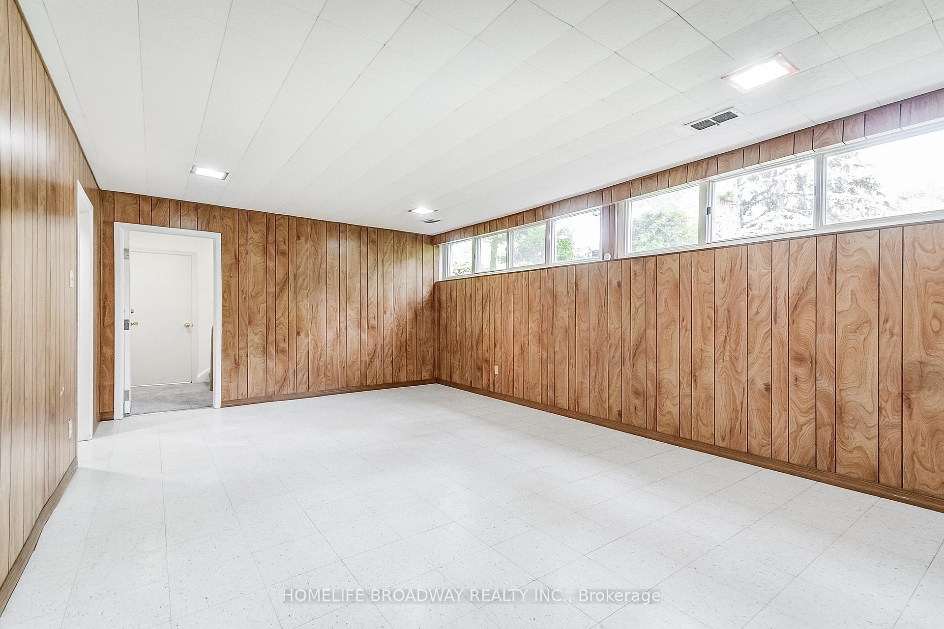 Photo 24 of 45 Hurlingham Crescent, North York, Banbury-Don Mills — HOMEH