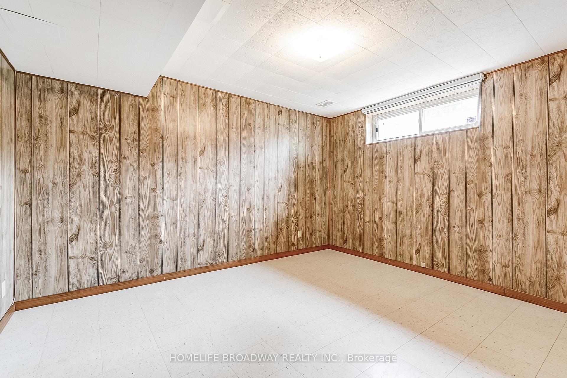 Photo 26 of 45 Hurlingham Crescent, North York, Banbury-Don Mills — HOMEH