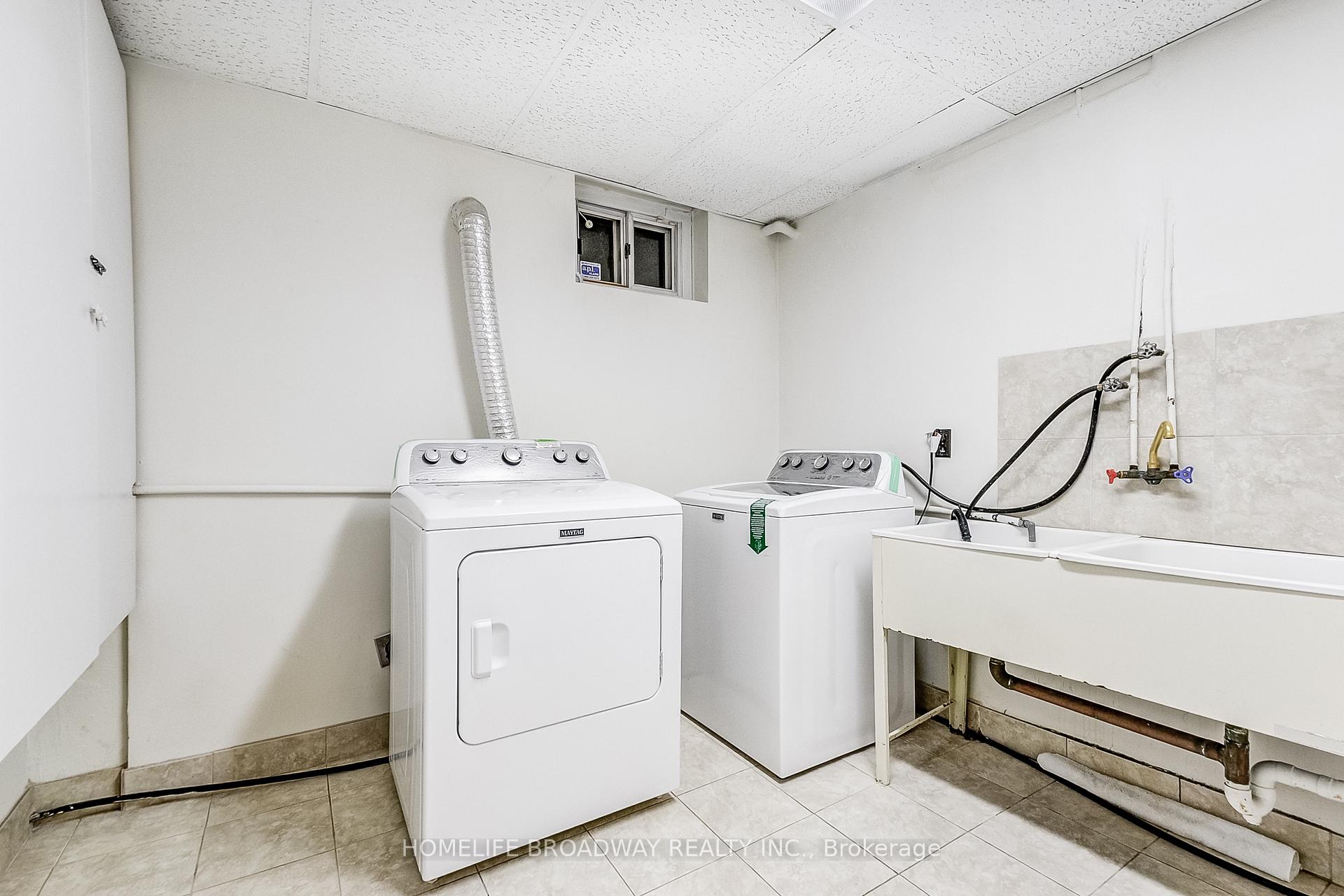 Photo 29 of 45 Hurlingham Crescent, North York, Banbury-Don Mills — HOMEH