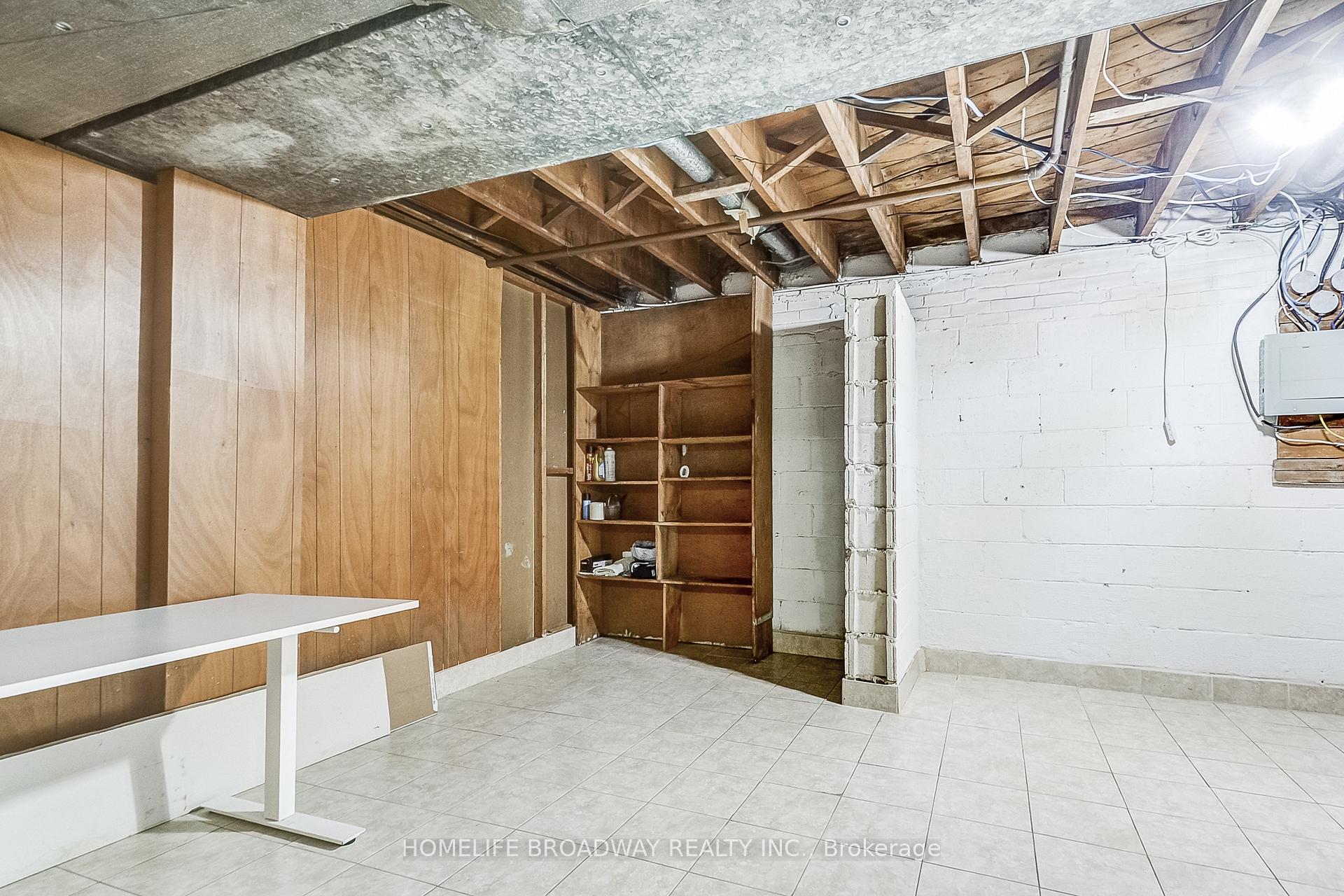 Photo 30 of 45 Hurlingham Crescent, North York, Banbury-Don Mills — HOMEH