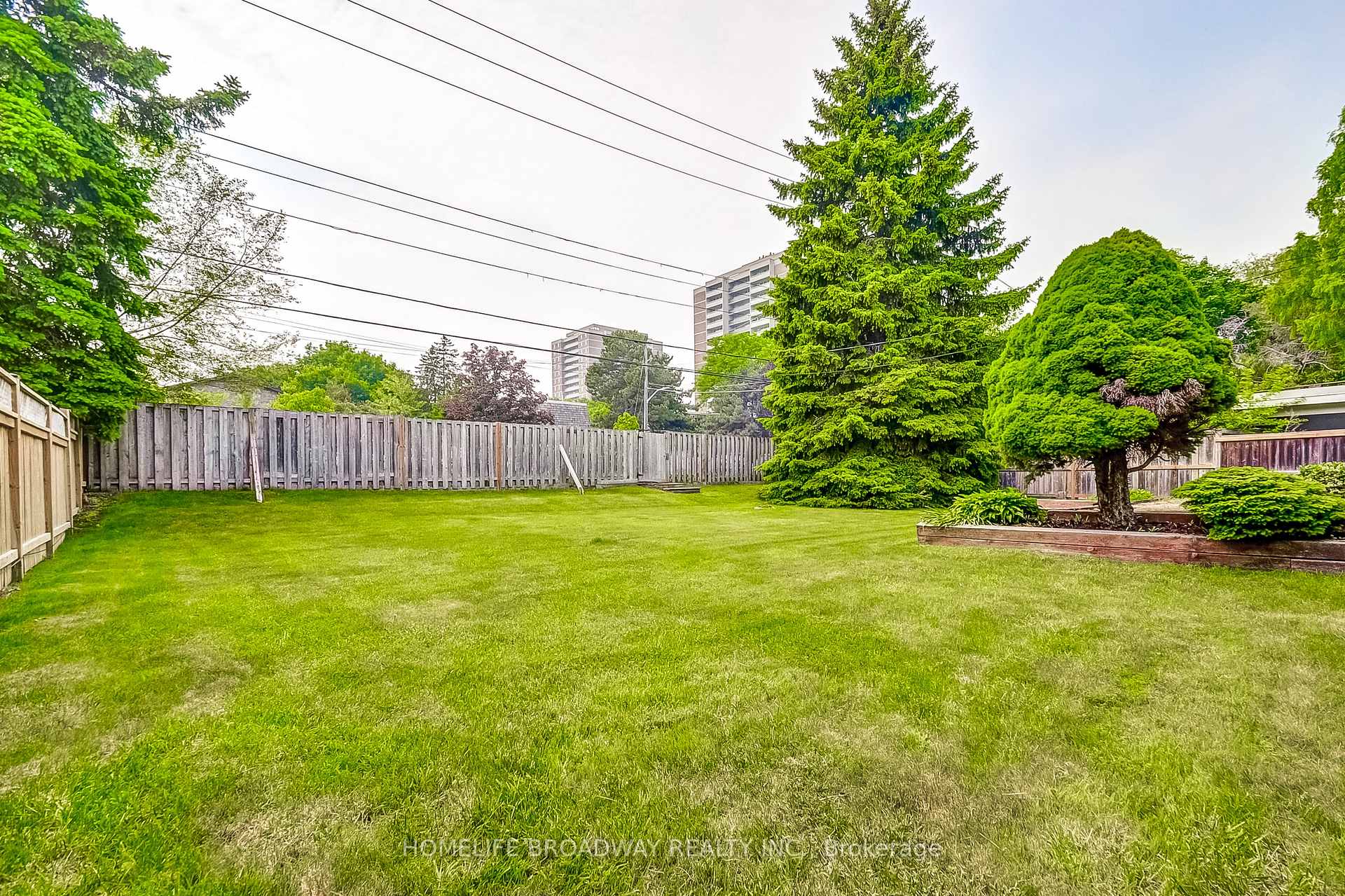 Photo 33 of 45 Hurlingham Crescent, North York, Banbury-Don Mills — HOMEH