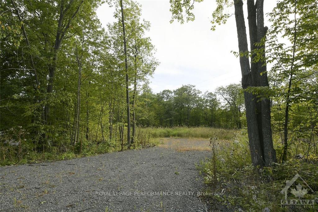 Photo 3 of 1310 Cumberland Ridge Drive, Ottawa, Cumberland Ridge — HOMEH