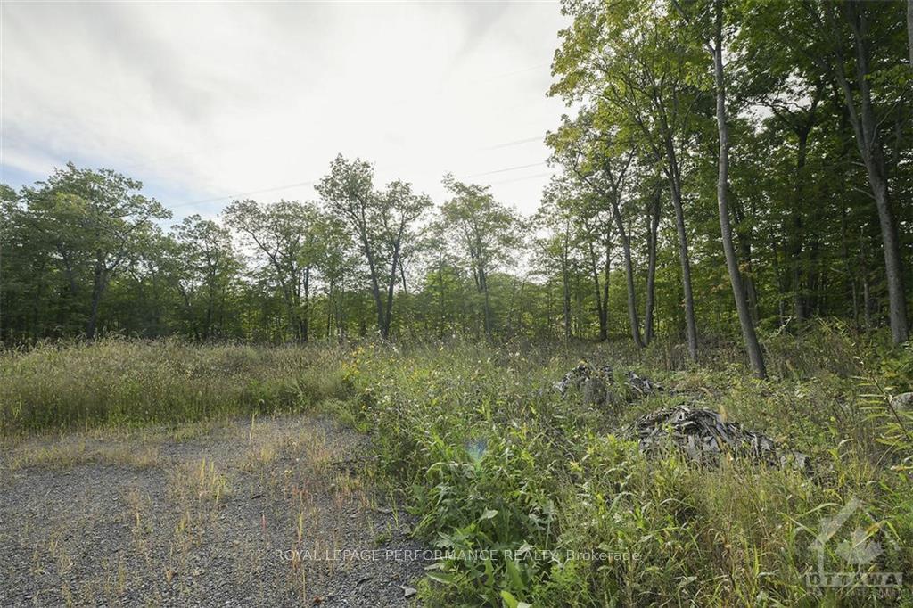 Photo 4 of 1310 Cumberland Ridge Drive, Ottawa, Cumberland Ridge — HOMEH