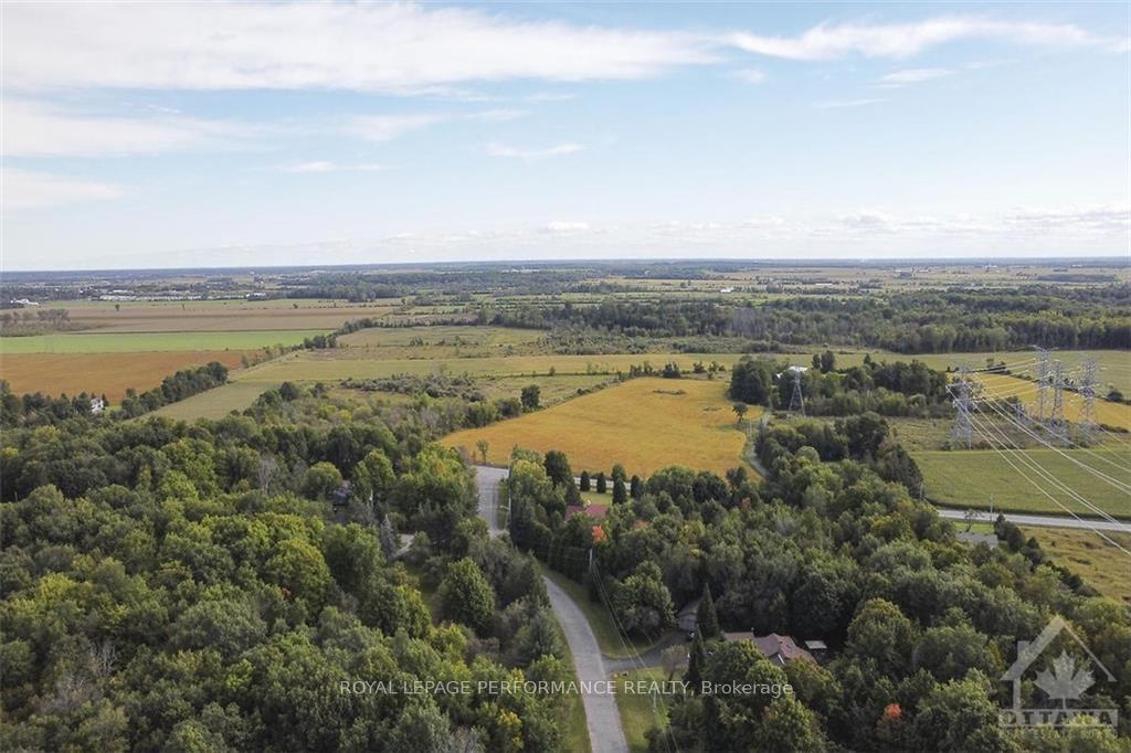 Photo 9 of 1310 Cumberland Ridge Drive, Ottawa, Cumberland Ridge — HOMEH