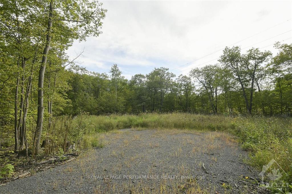 Photo 25 of 1310 Cumberland Ridge Drive, Ottawa, Cumberland Ridge — HOMEH