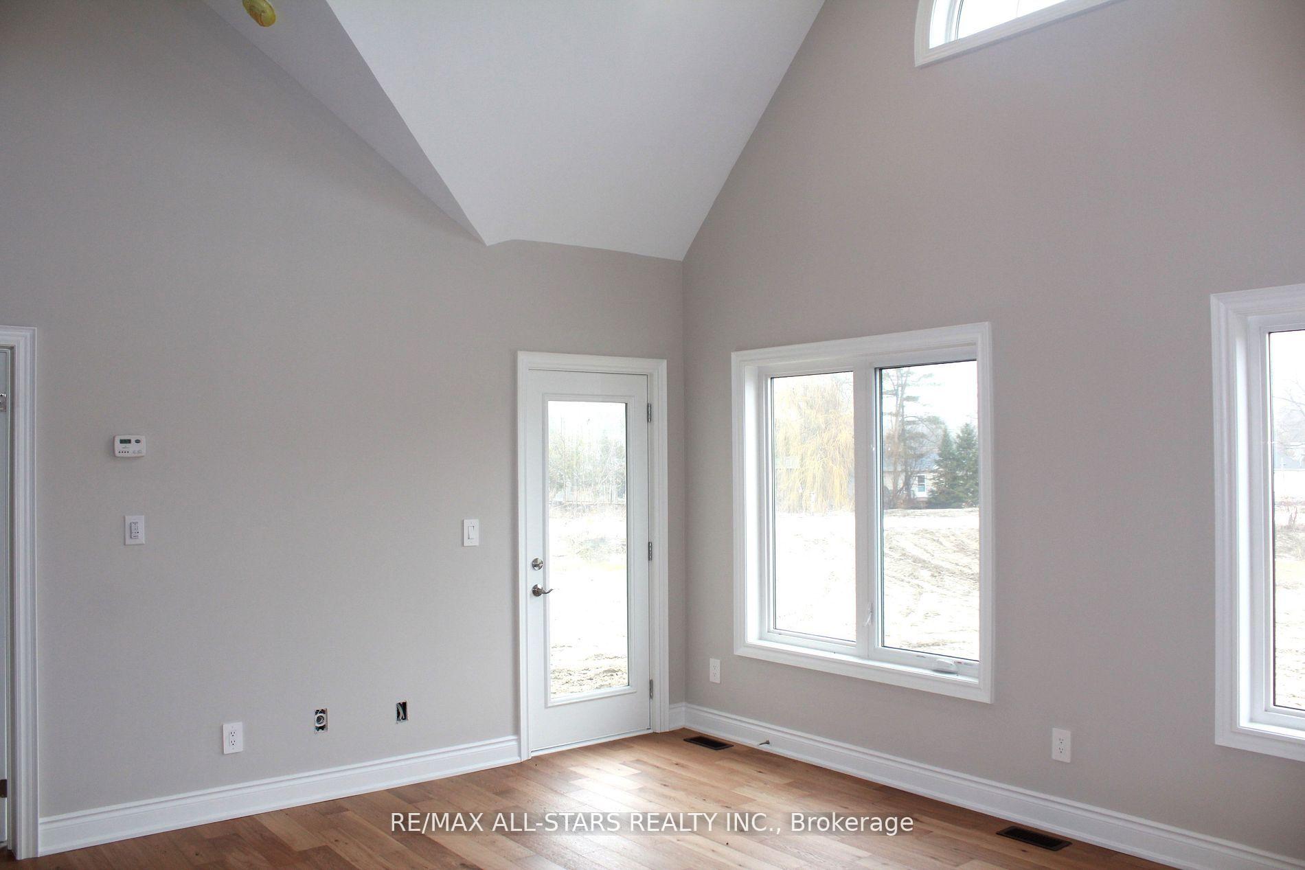 Photo 5 of 18 Schortinghuis Street, Georgina, Sutton & Jackson's Point — HOMEH