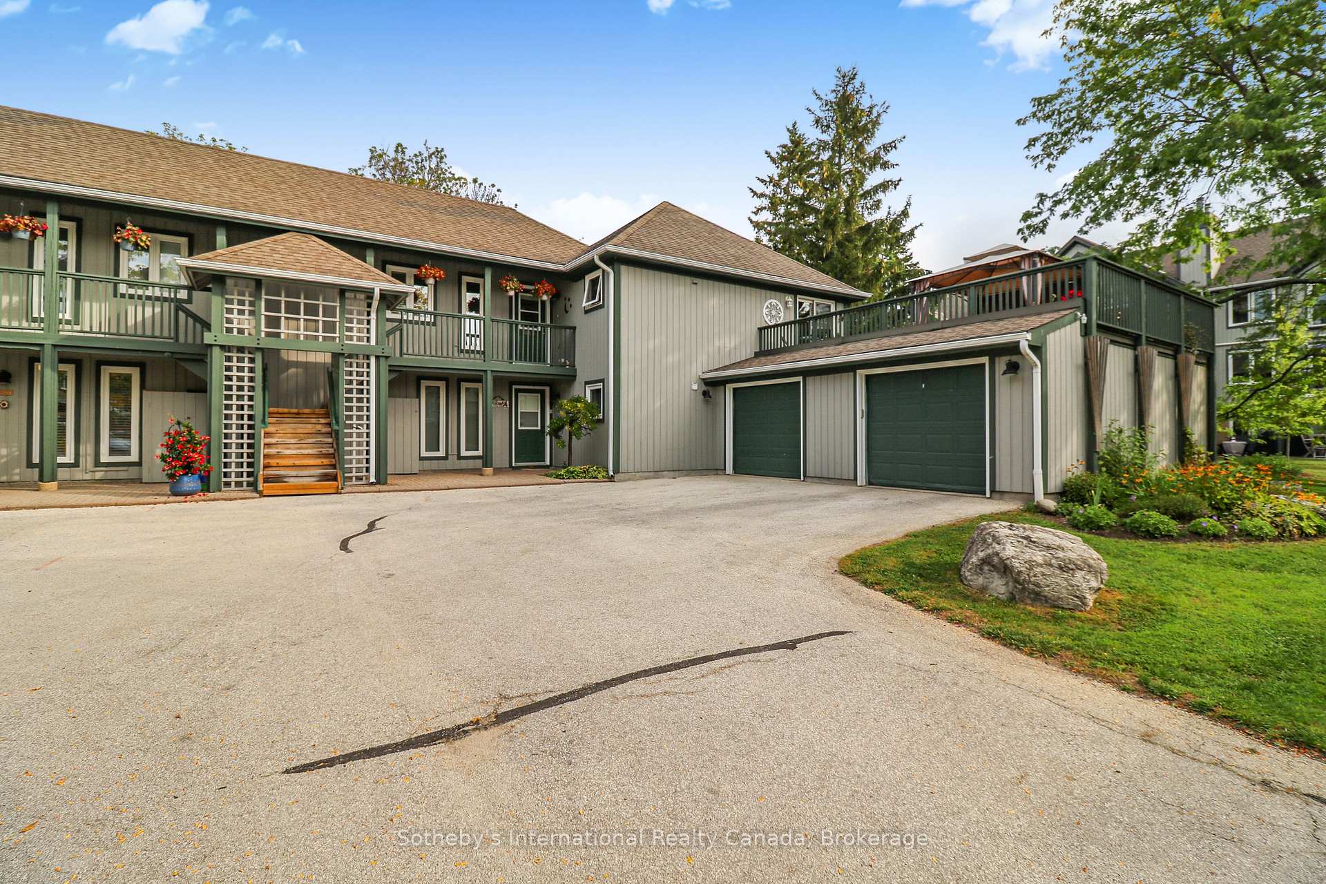 Photo 2 of 318 Mariners Way, Collingwood — HOMEH