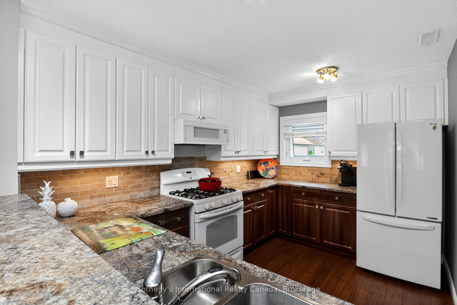Photo 16 of 318 Mariners Way, Collingwood — HOMEH