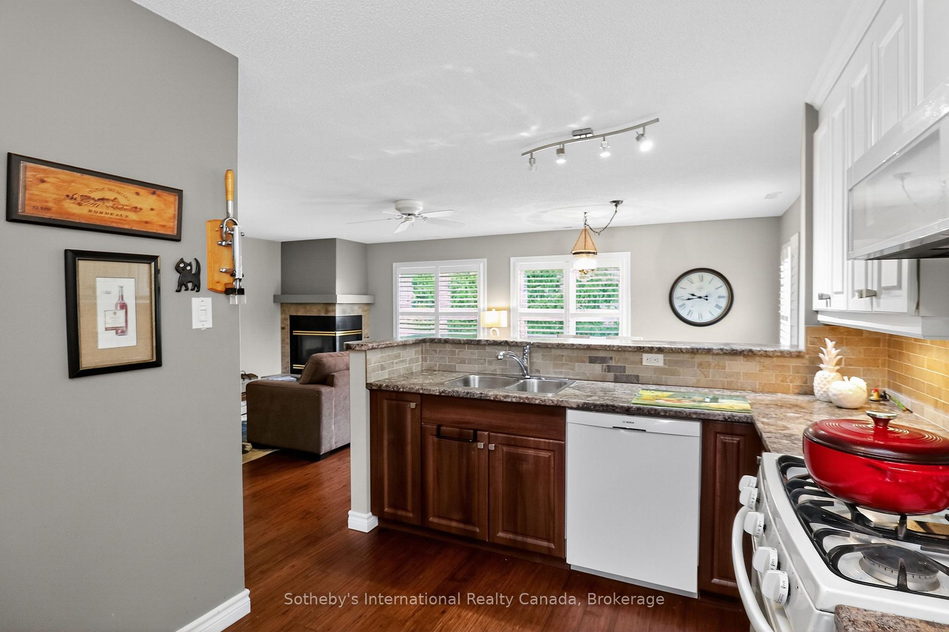 Photo 17 of 318 Mariners Way, Collingwood — HOMEH