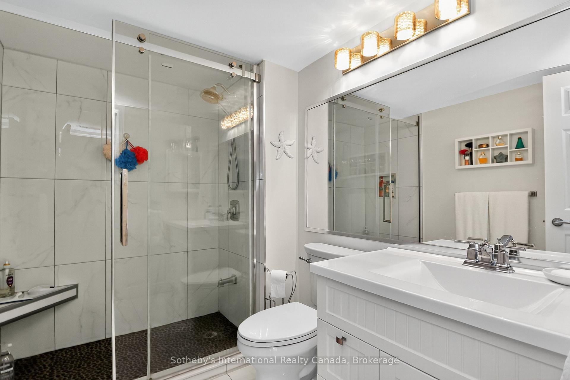 Photo 32 of 318 Mariners Way, Collingwood — HOMEH