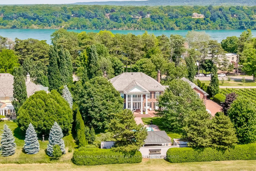 Front of 14842 Niagara River Parkway