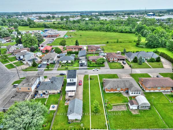 Photo 3 of 314 Marshall Avenue, Welland, Broadway — HOMEH