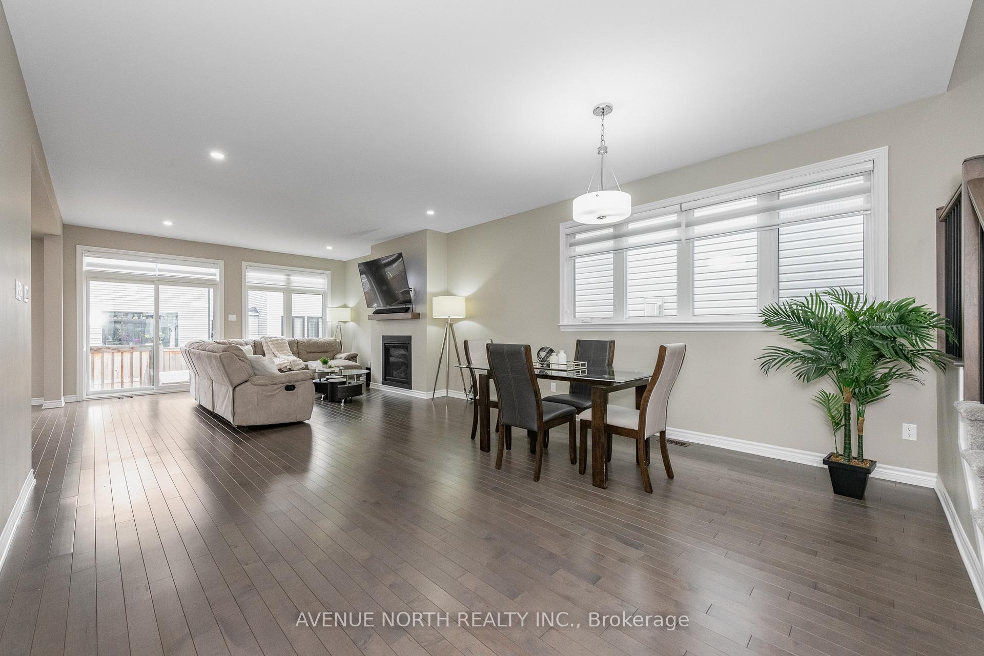 Photo 11 of 707 Moonflower Crescent, Ottawa, Blossom Park/Kemp Park/Findlay Creek — HOMEH