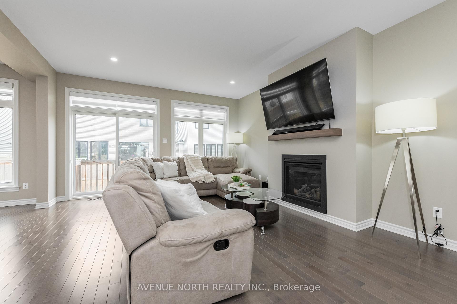 Photo 14 of 707 Moonflower Crescent, Ottawa, Blossom Park/Kemp Park/Findlay Creek — HOMEH
